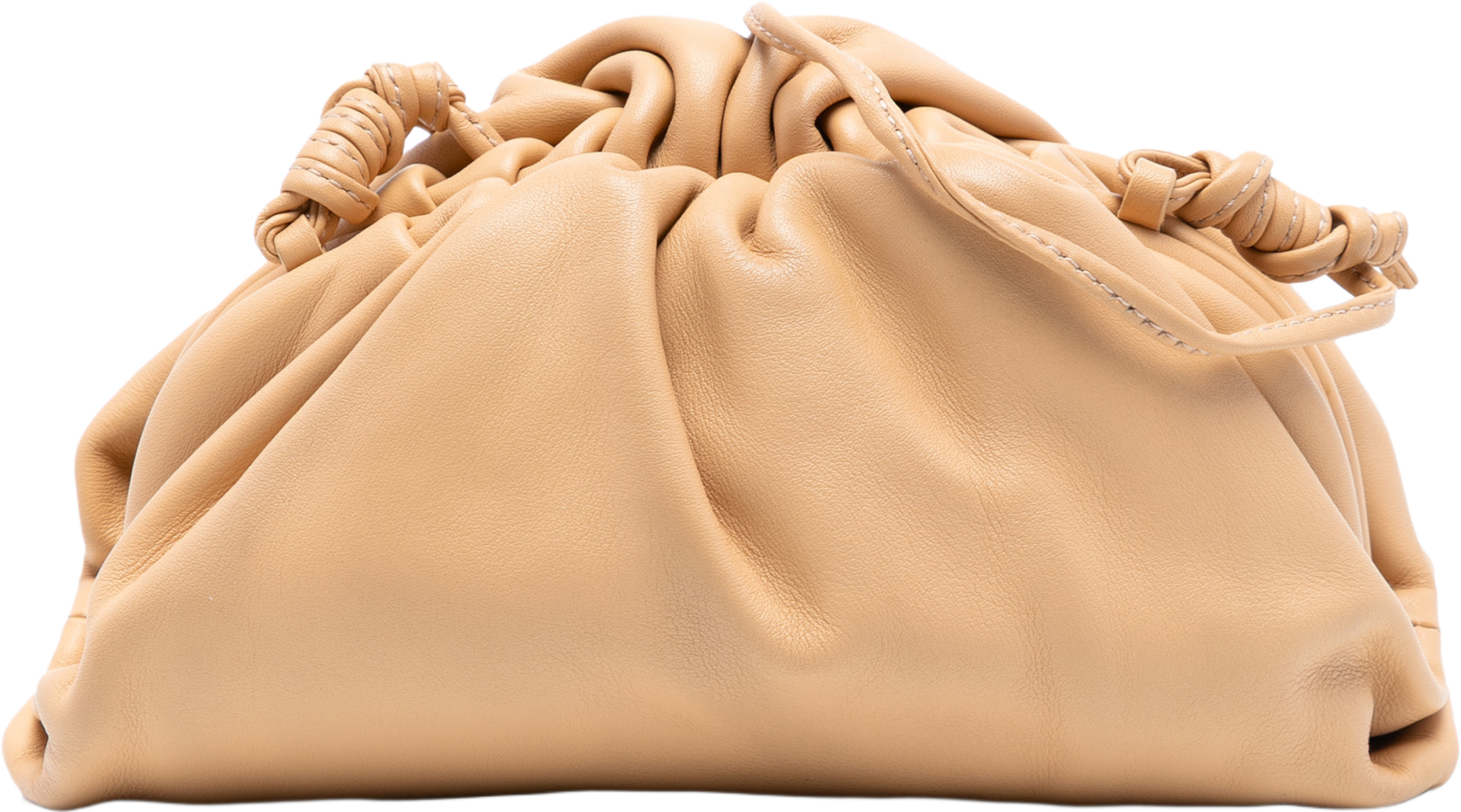 Bottega Veneta Lambskin The Mini Pouch Crossbody, från Luxclusif, i färgen beige. Klicka för att öppna bilden i stort format