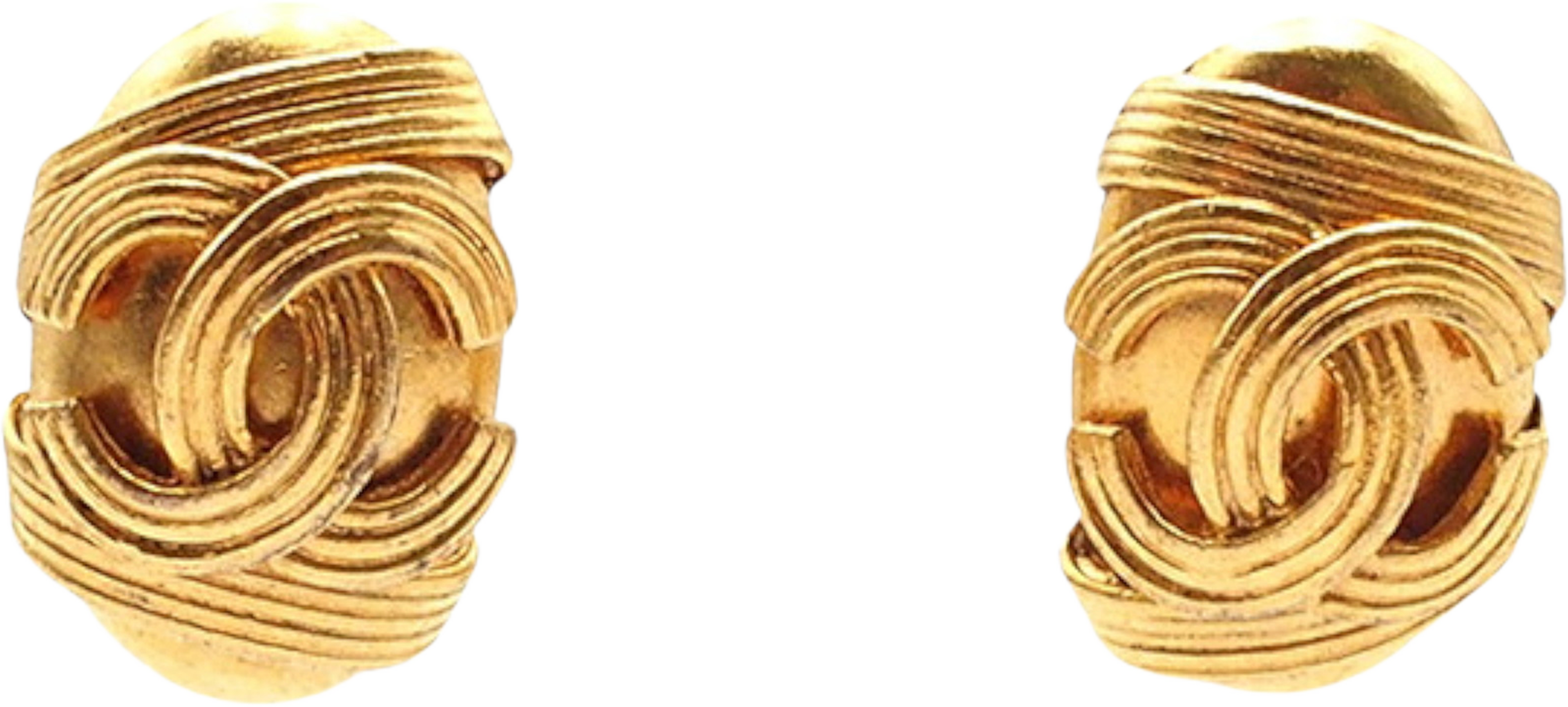 Chanel Gold Plated Cc Clip On Earrings, från Luxclusif, i färgen gold. Klicka för att öppna bilden i stort format