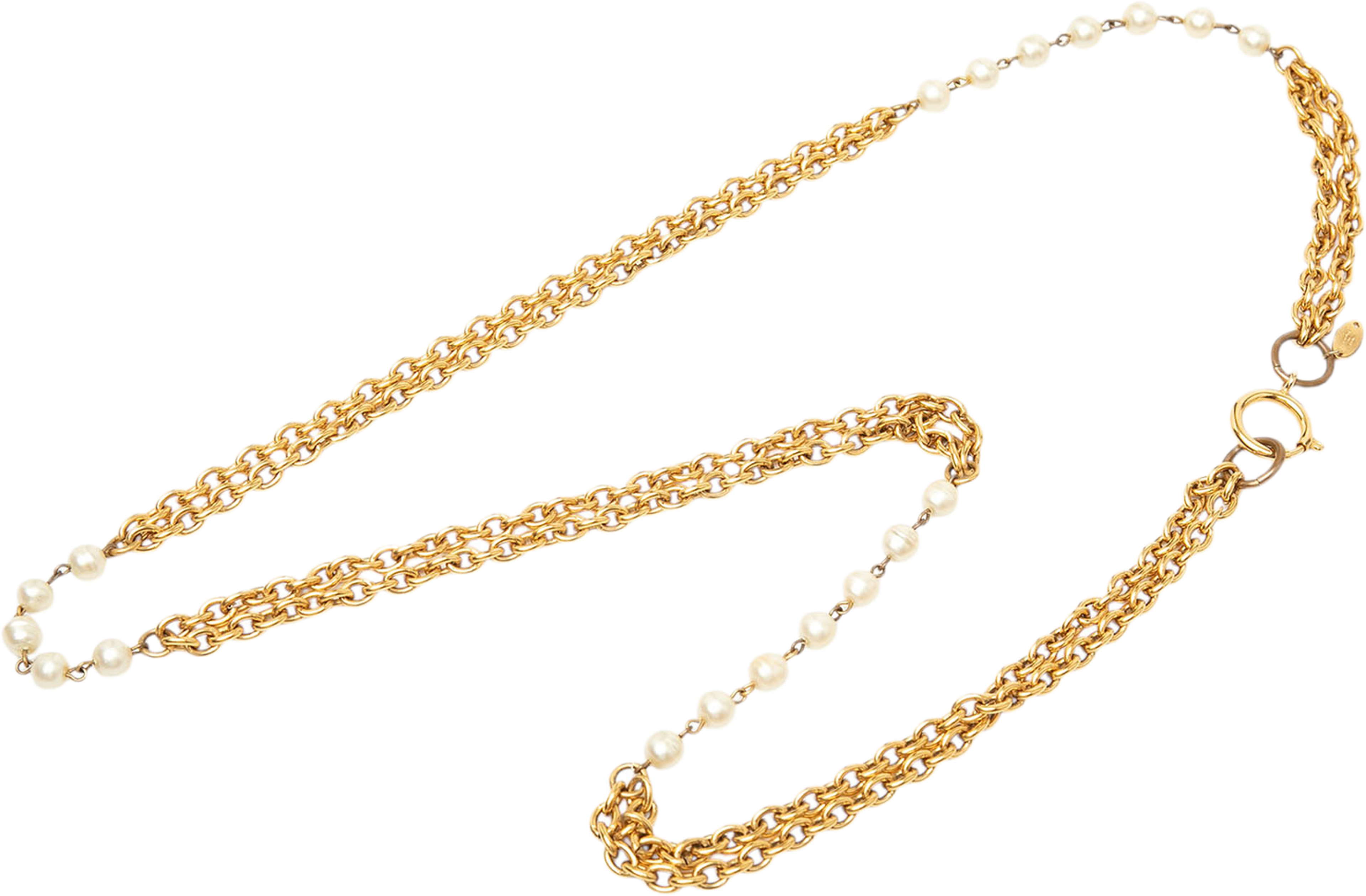 Chanel Cc Gold Plated Faux Pearl Double Strand Necklace, från Luxclusif, i färgen guld. Klicka för att öppna bilden i stort format