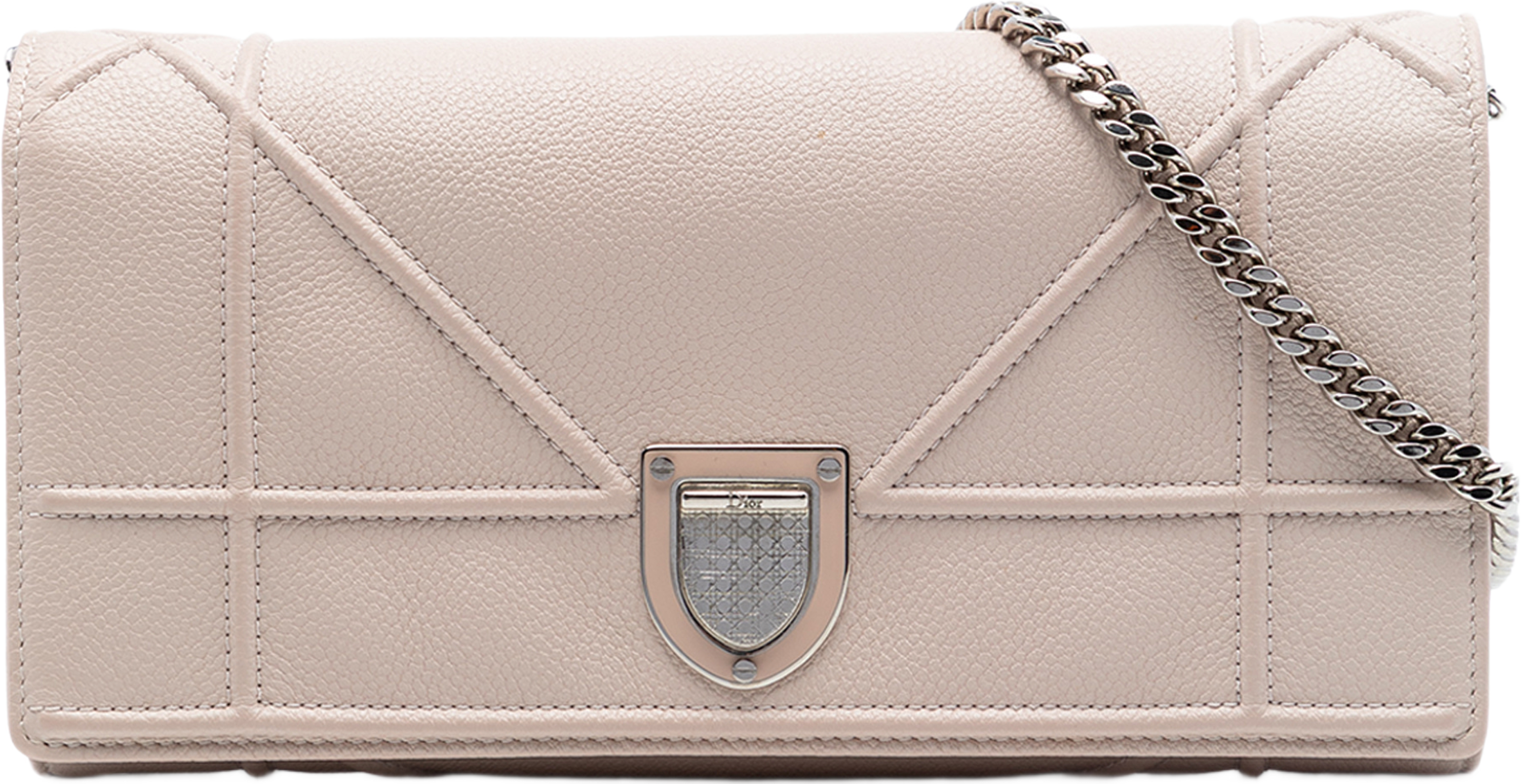 Dior Grained Calfskin Diorama Croisiere Wallet On Chain, från Luxclusif, i färgen light pink. Klicka för att öppna bilden i stort format