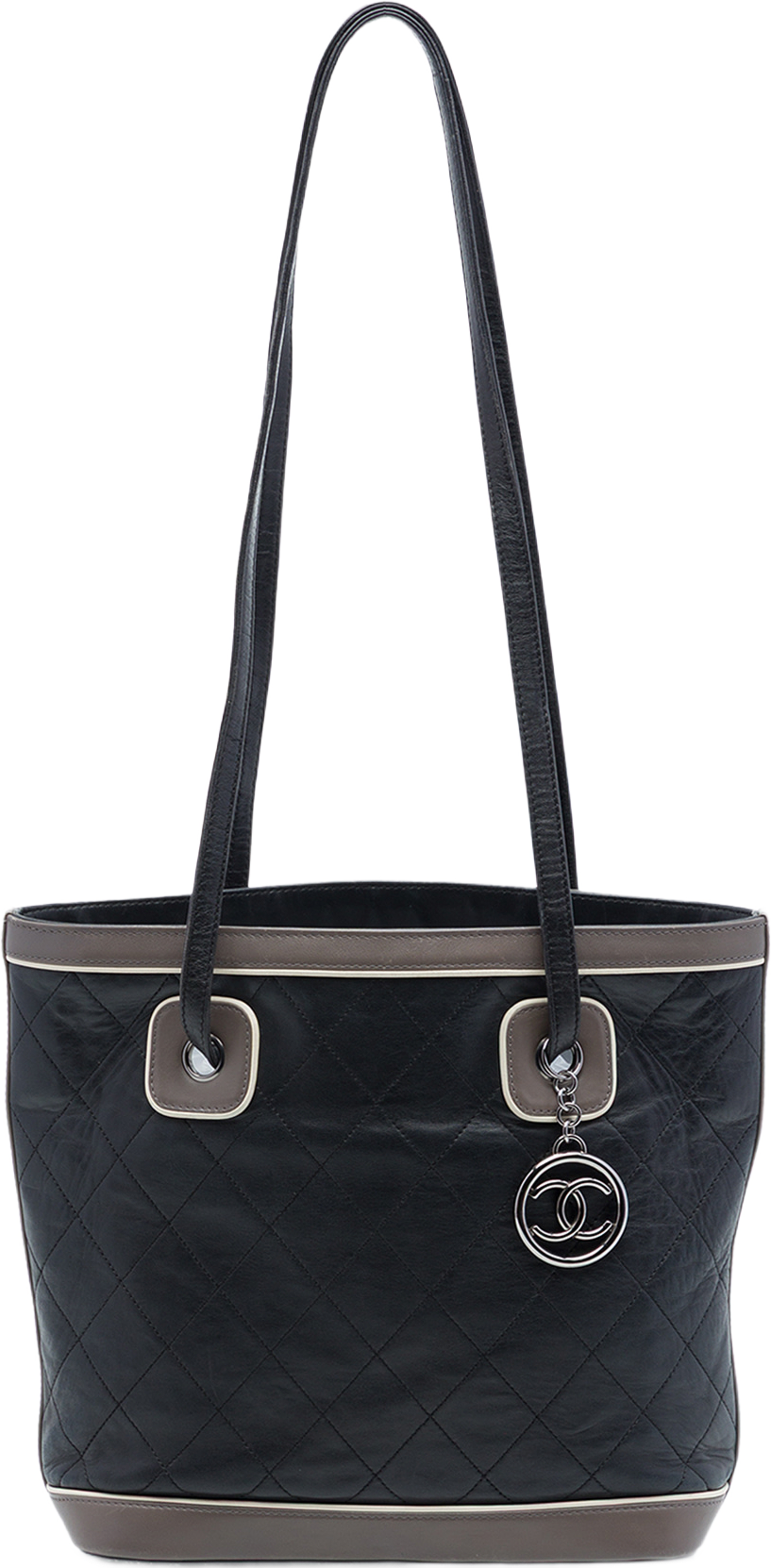 Chanel Cc Quilted Lambskin Country Club Tote, från Luxclusif, i färgen black. Klicka för att öppna bilden i stort format