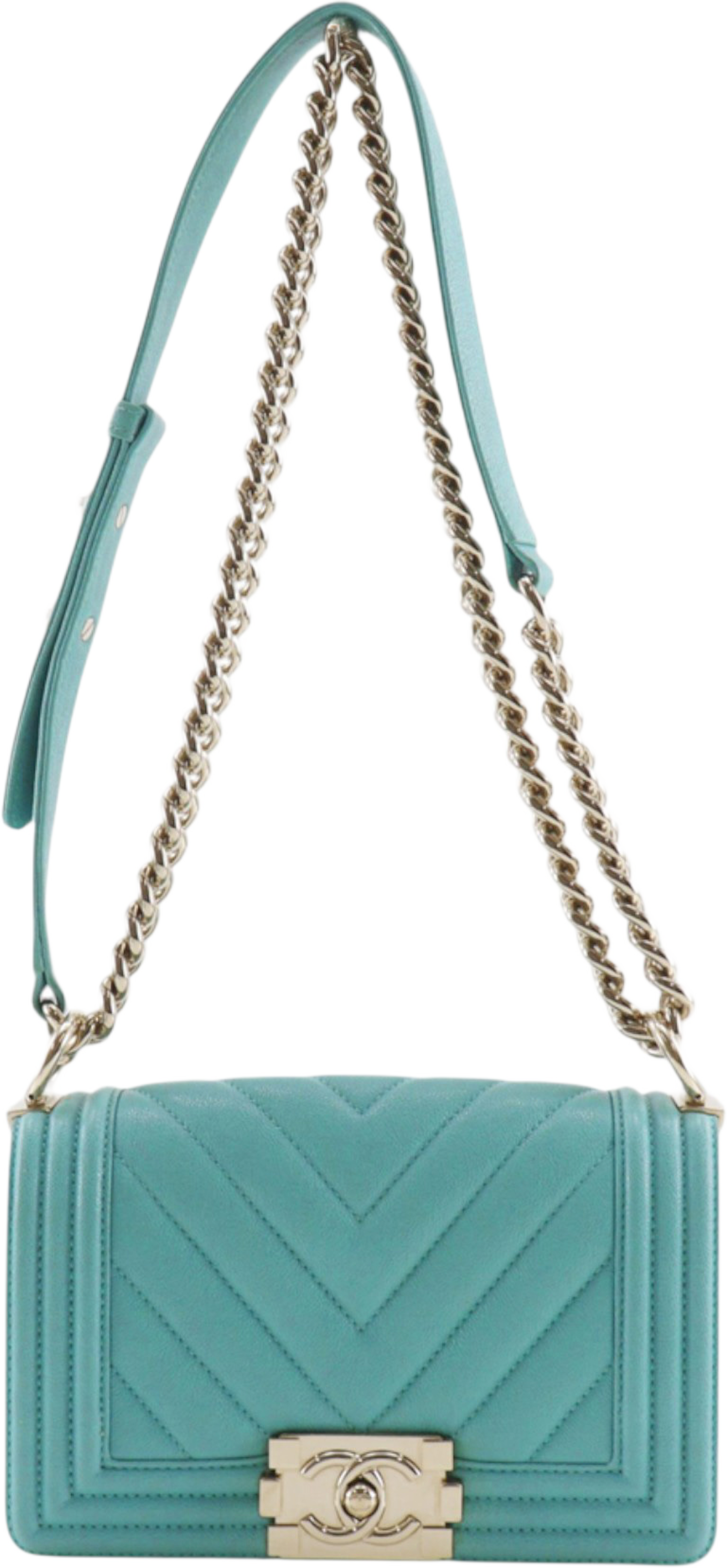 Chanel Small Chevron Caviar Boy Flap, från Luxclusif, i färgen blå. Klicka för att öppna bilden i stort format