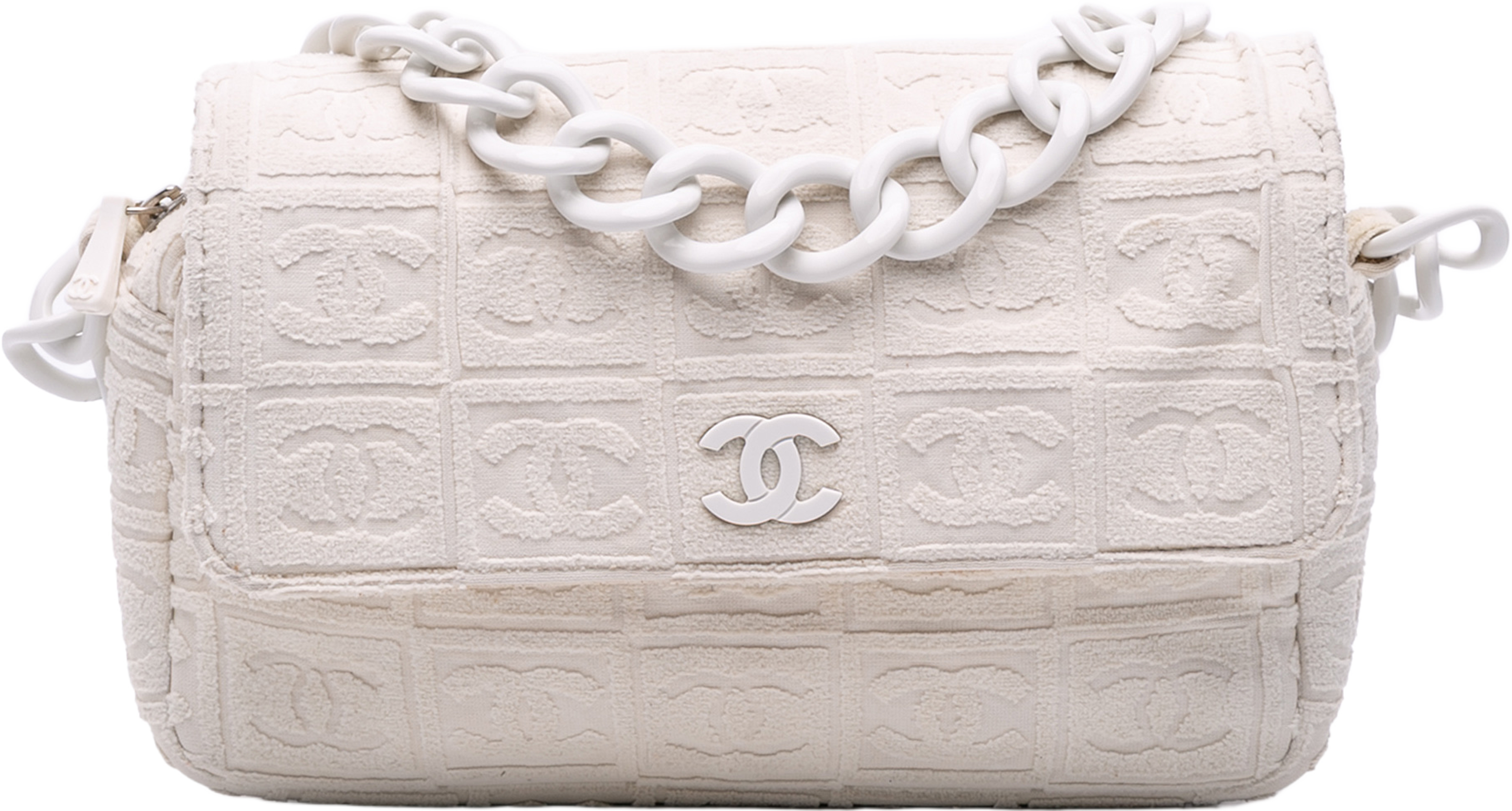 Chanel Terry Cloth Sport Line Flap, från Luxclusif, i färgen off white. Klicka för att öppna bilden i stort format