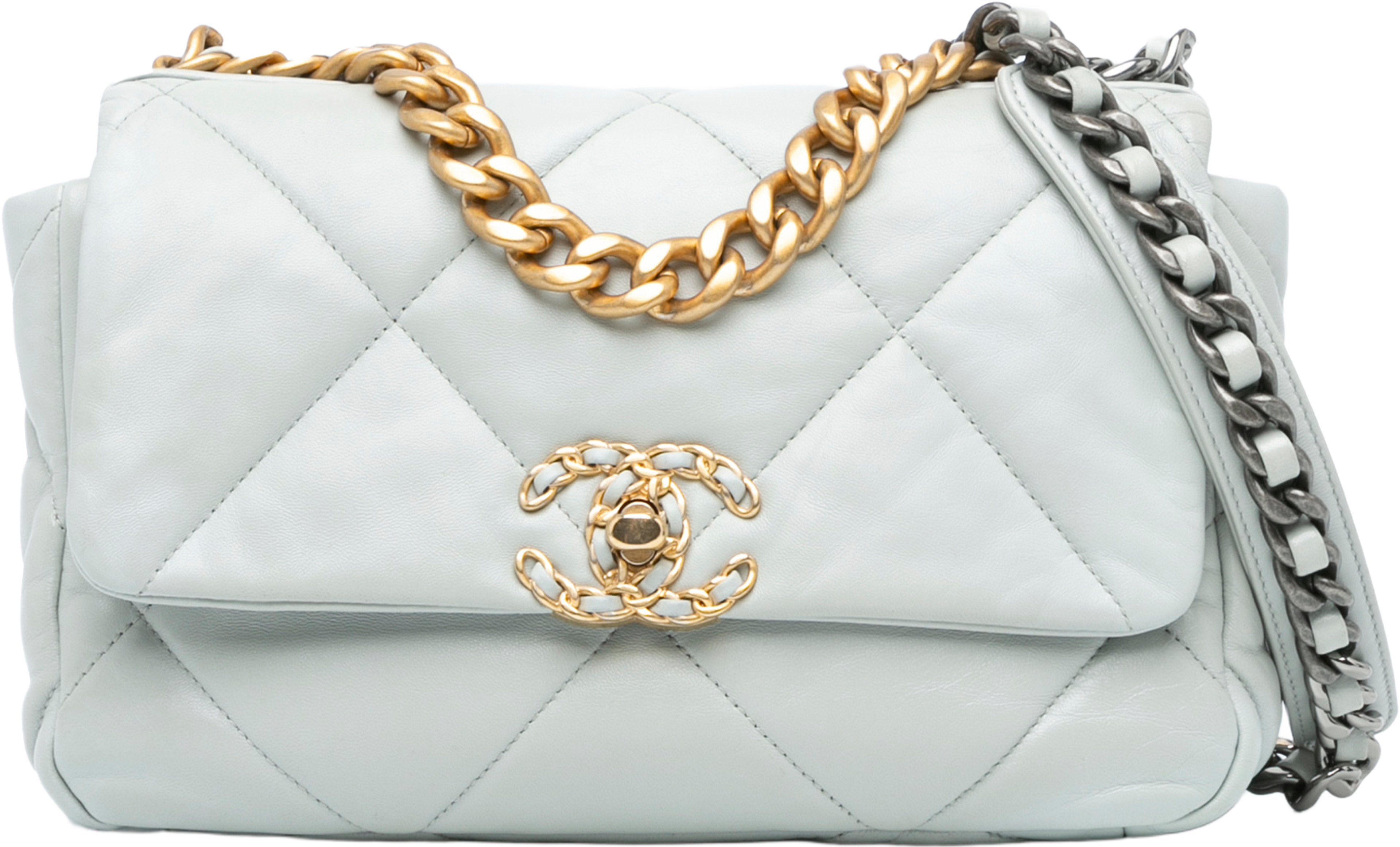 Chanel Medium Lambskin 19 Flap, från Luxclusif, i färgen light gray. Klicka för att öppna bilden i stort format