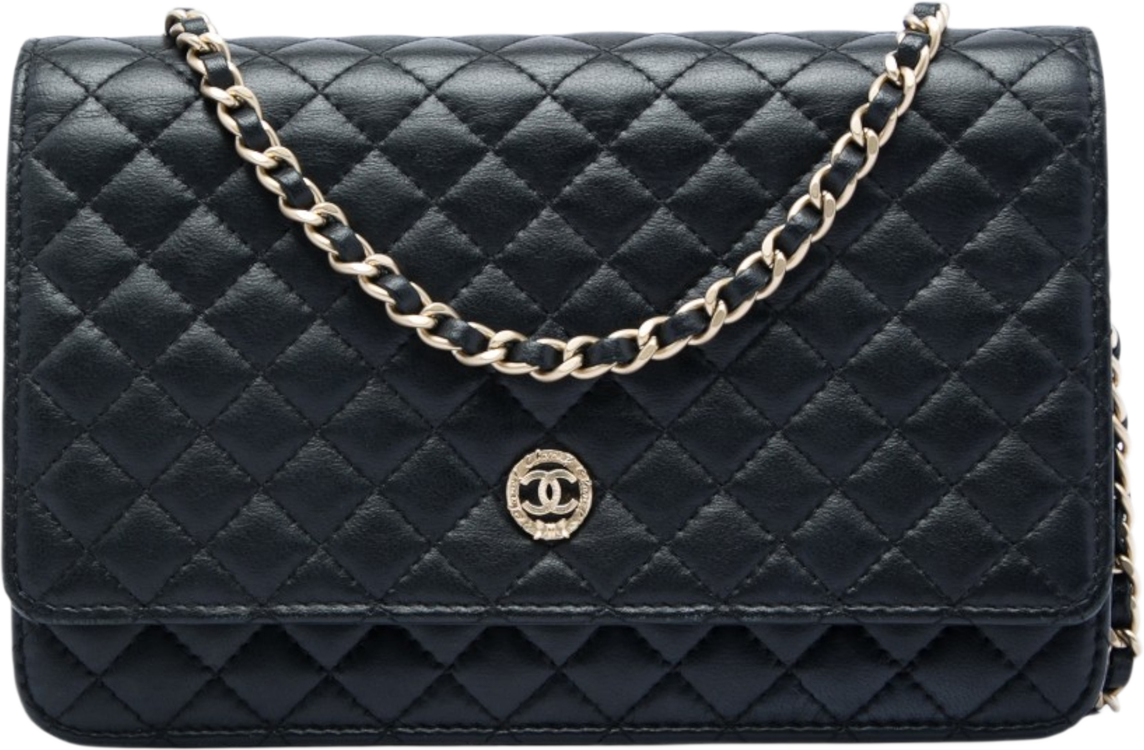 Chanel Quilted Lambskin Crest Wallet On Chain, från Luxclusif, i färgen svart. Klicka för att öppna bilden i stort format
