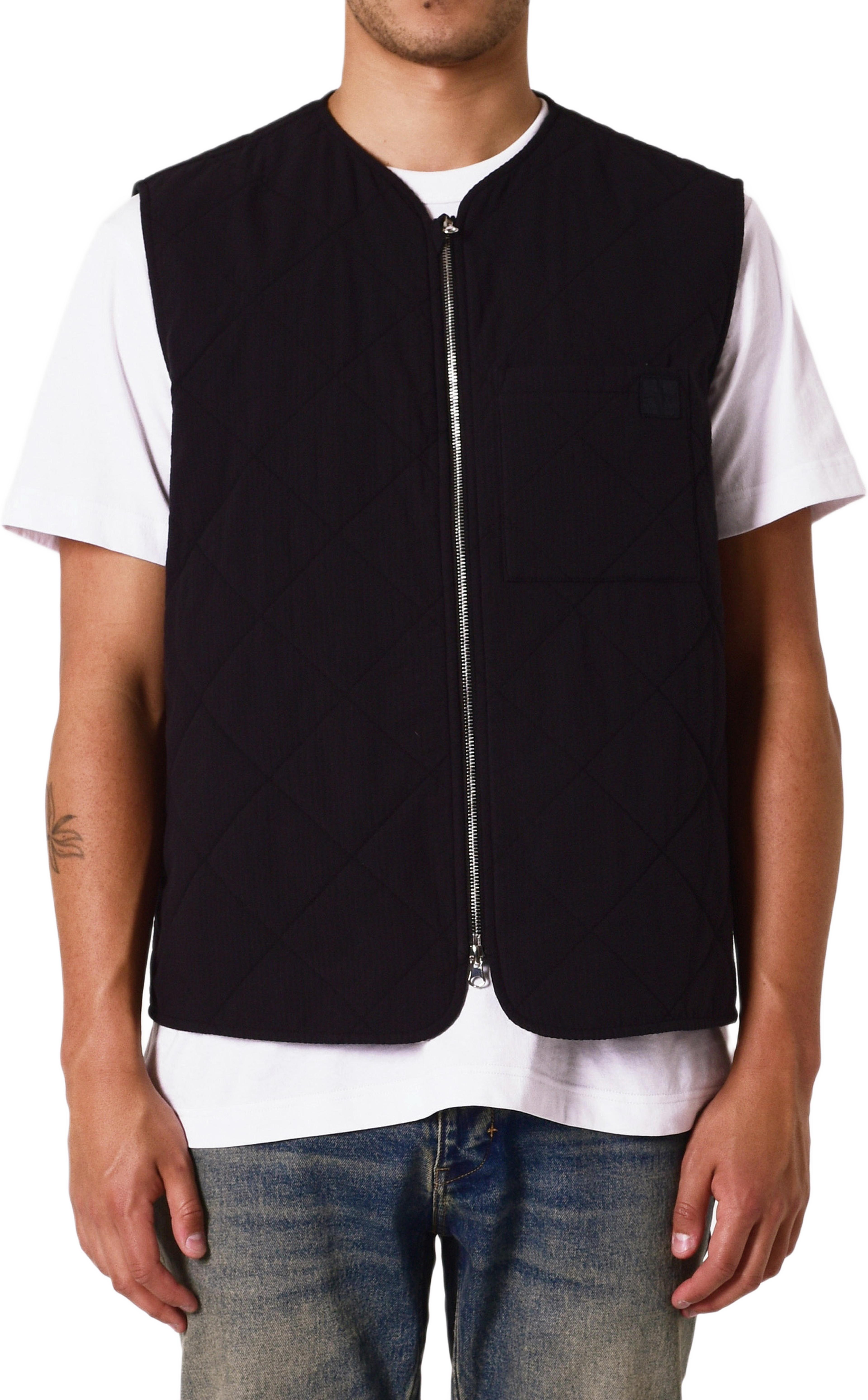 Disconnect Quilted Gilet Black, från Neuw, i färgen black.