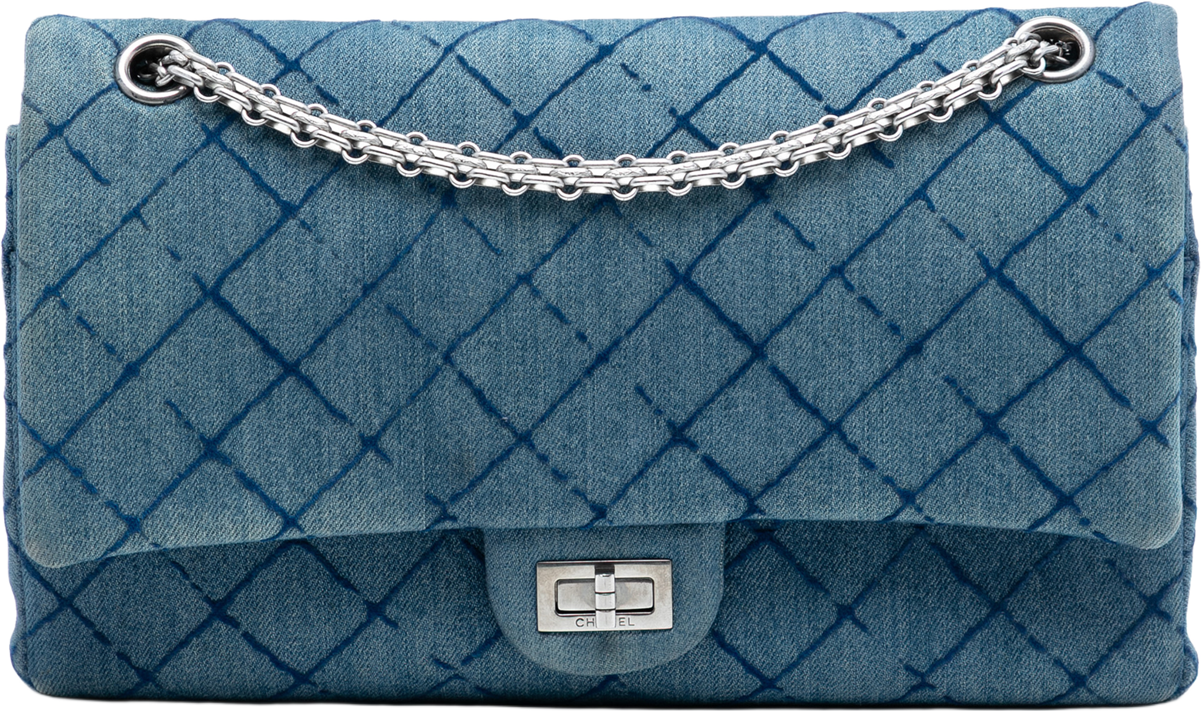 Chanel Reissue 2.55 Quilted Denim Double Flap 226, från Luxclusif, i färgen denim. Klicka för att öppna bilden i stort format