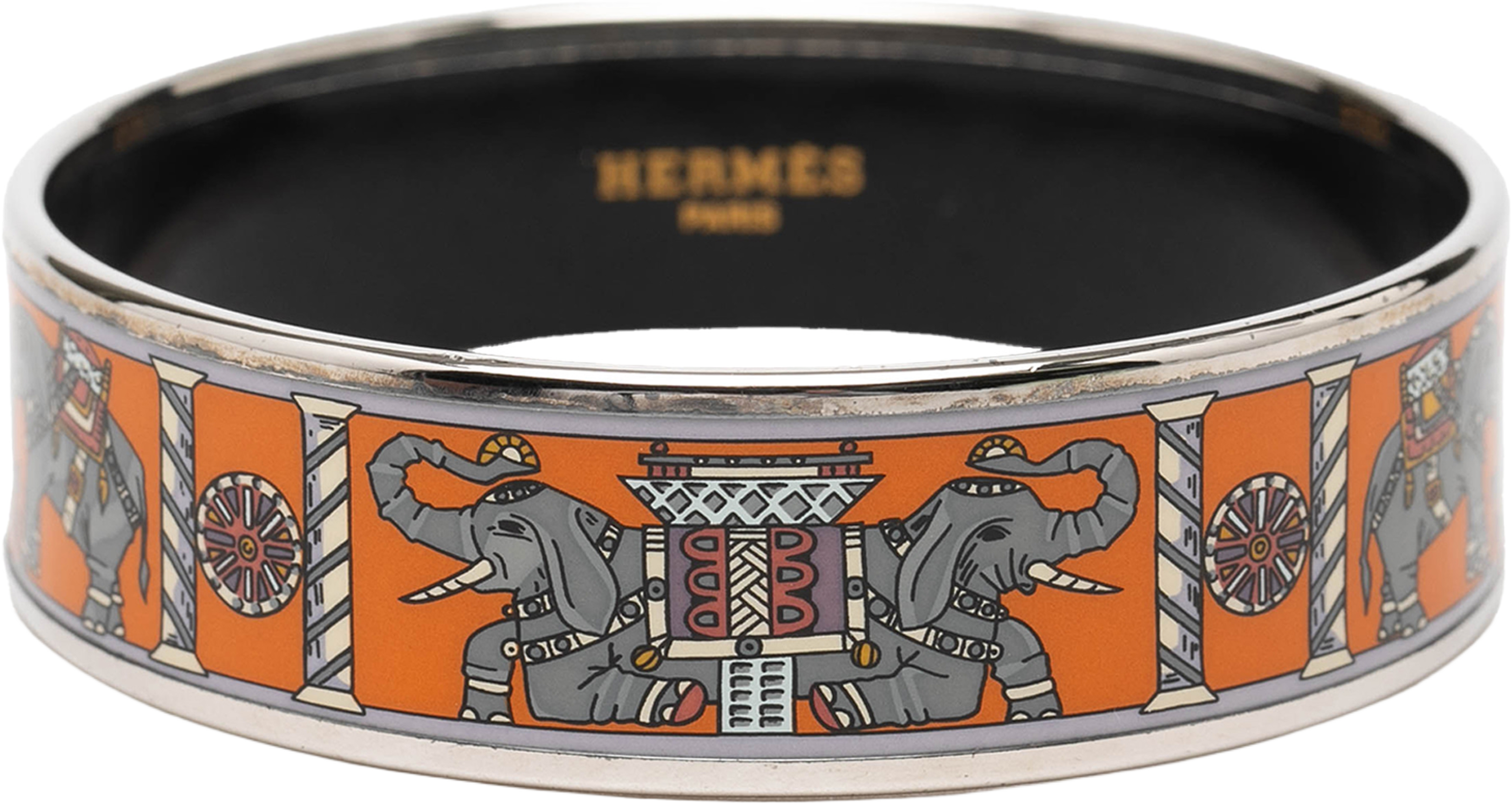 Hermès Wide Torana Elephants Enamel Bangle 65, från Luxclusif, i färgen orange. Klicka för att öppna bilden i stort format