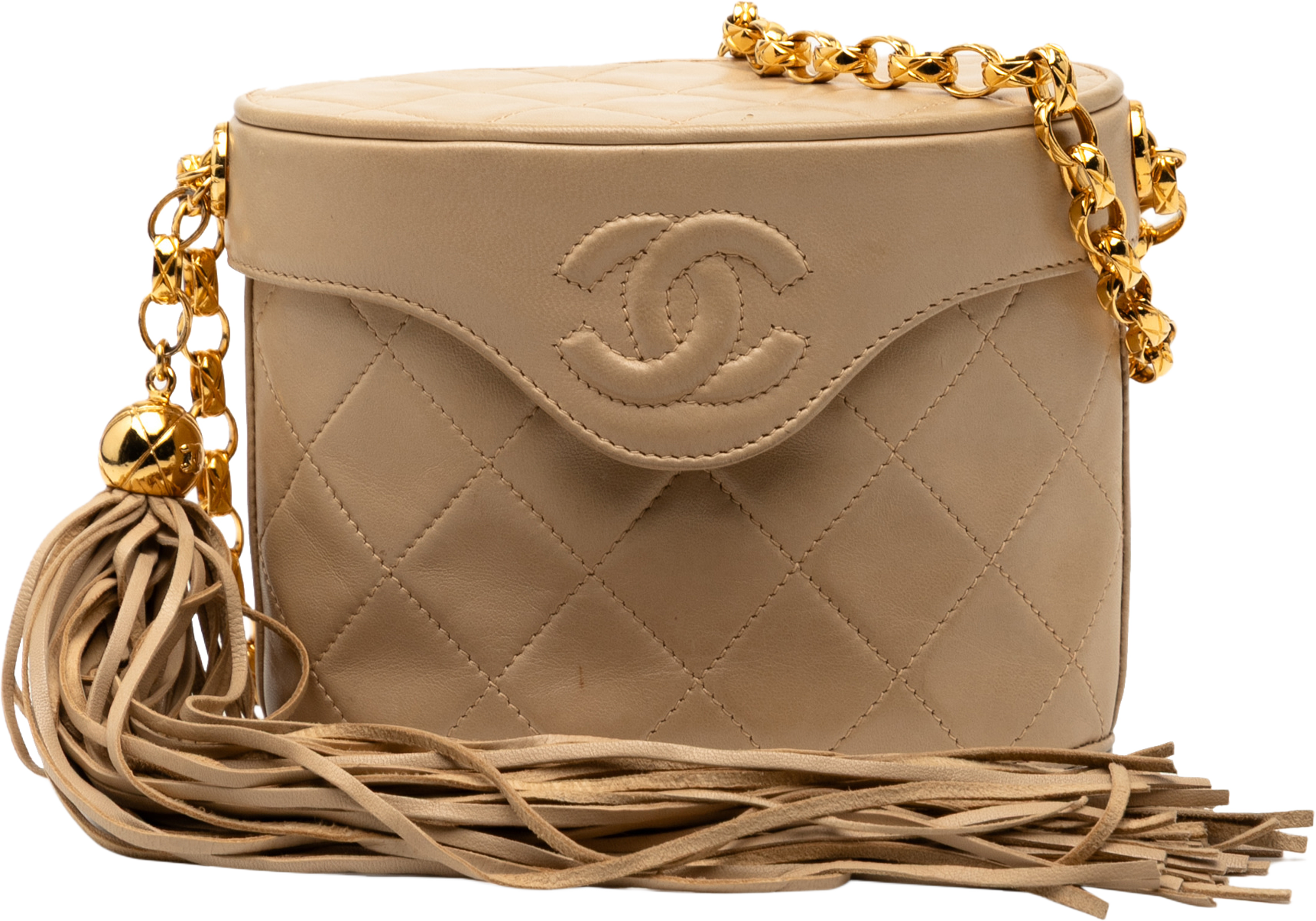 Chanel Cc Quilted Lambskin Tassel Chain Vanity Bag, från Luxclusif, i färgen beige. Klicka för att öppna bilden i stort format