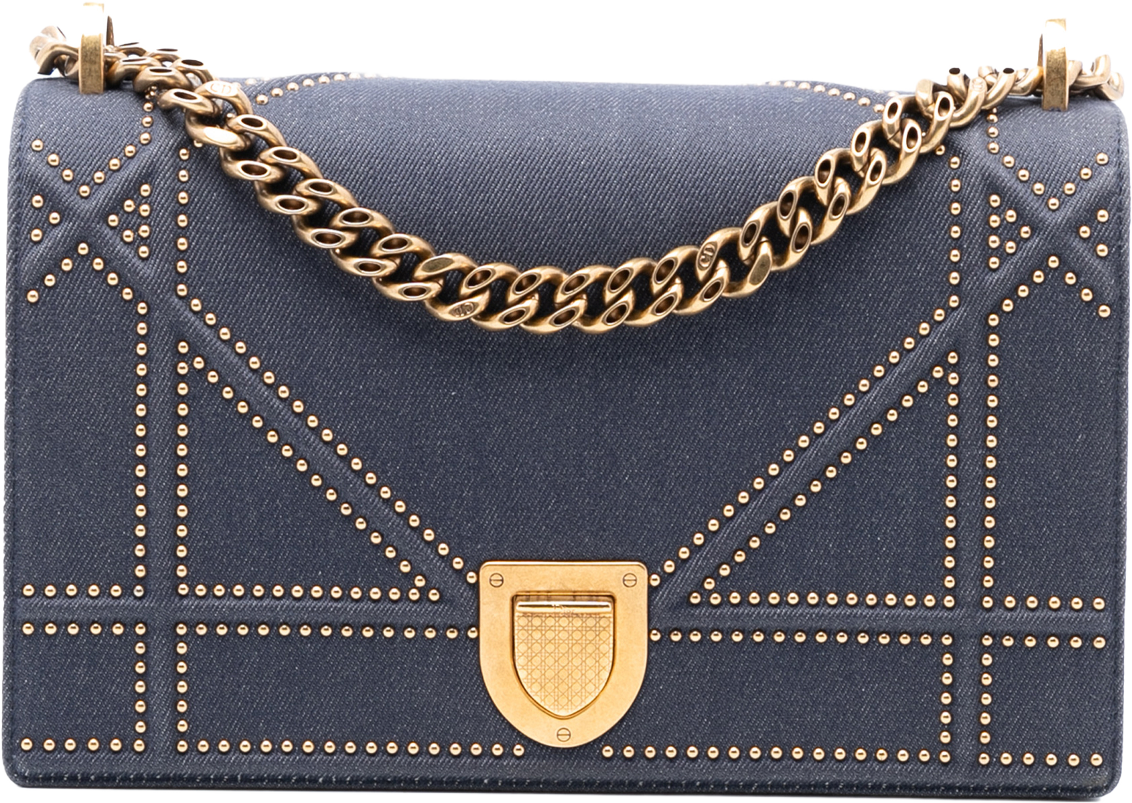 Dior Medium Studded Denim Diorama Flap, från Luxclusif, i färgen blue. Klicka för att öppna bilden i stort format