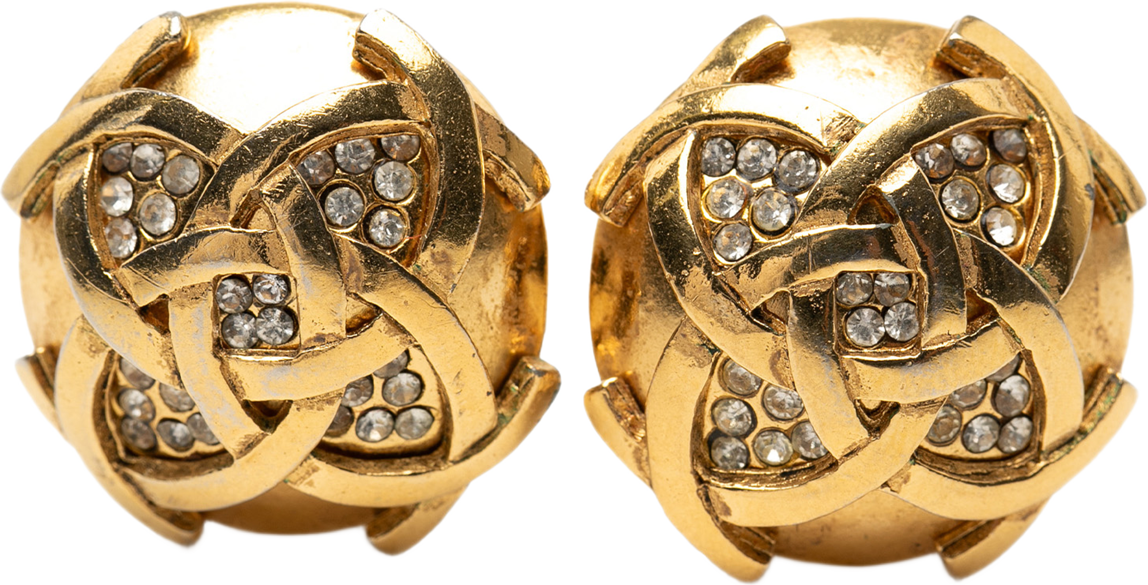 Chanel Cc Gold Plated Round Strass Clip On Earrings, från Luxclusif, i färgen gold. Klicka för att öppna bilden i stort format