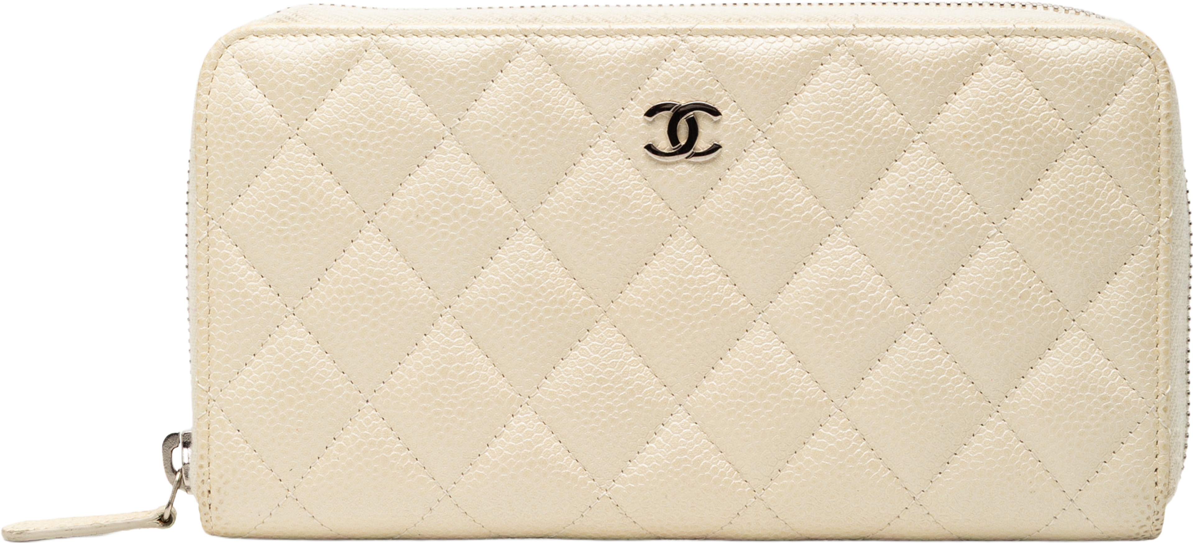 Chanel Cc Quilted Iridescent Caviar Zip Around Long Wallet, från Luxclusif, i färgen ivory. Klicka för att öppna bilden i stort format