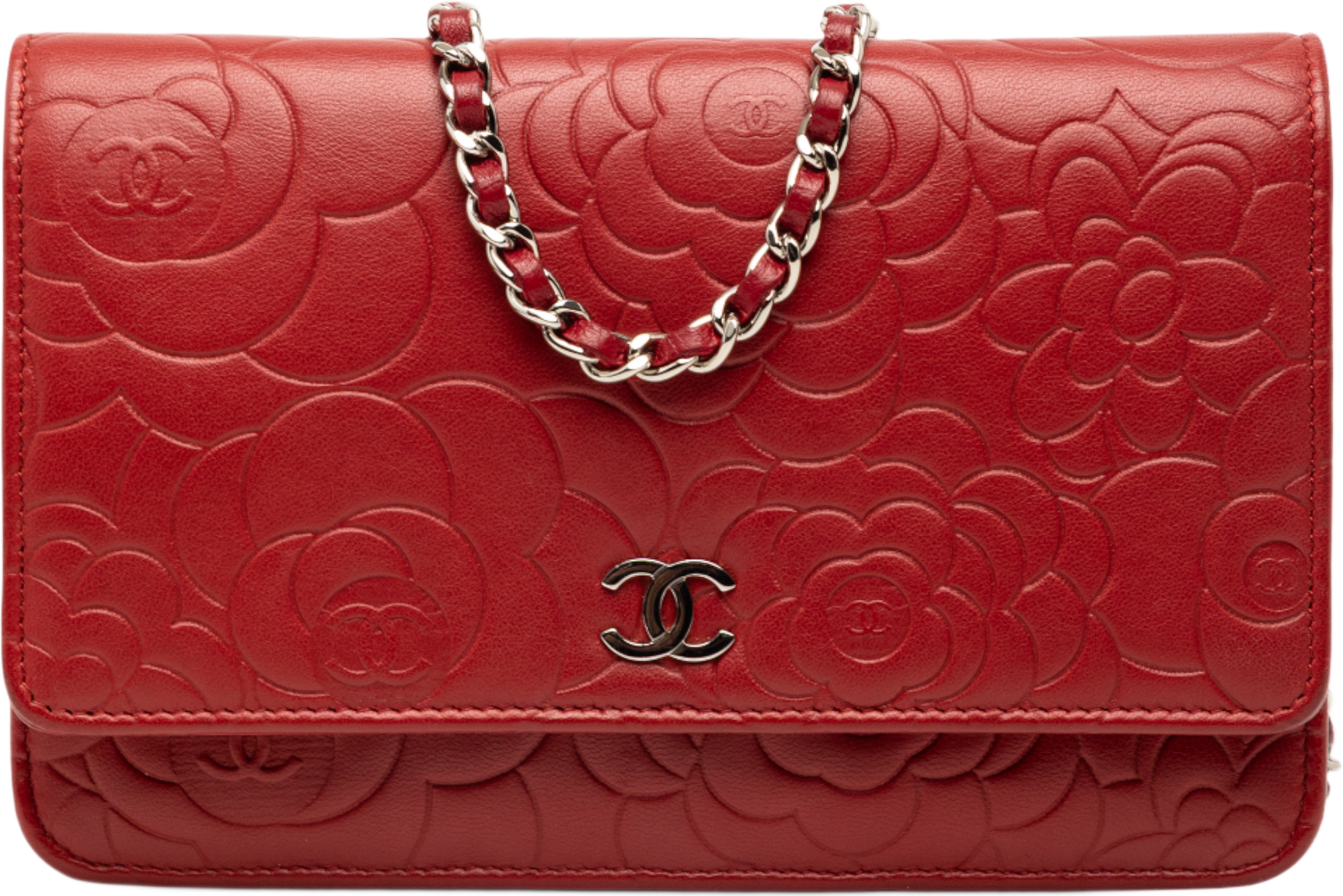 Chanel Cc Embossed Lambskin Camellia Wallet On Chain, från Luxclusif, i färgen röd. Klicka för att öppna bilden i stort format