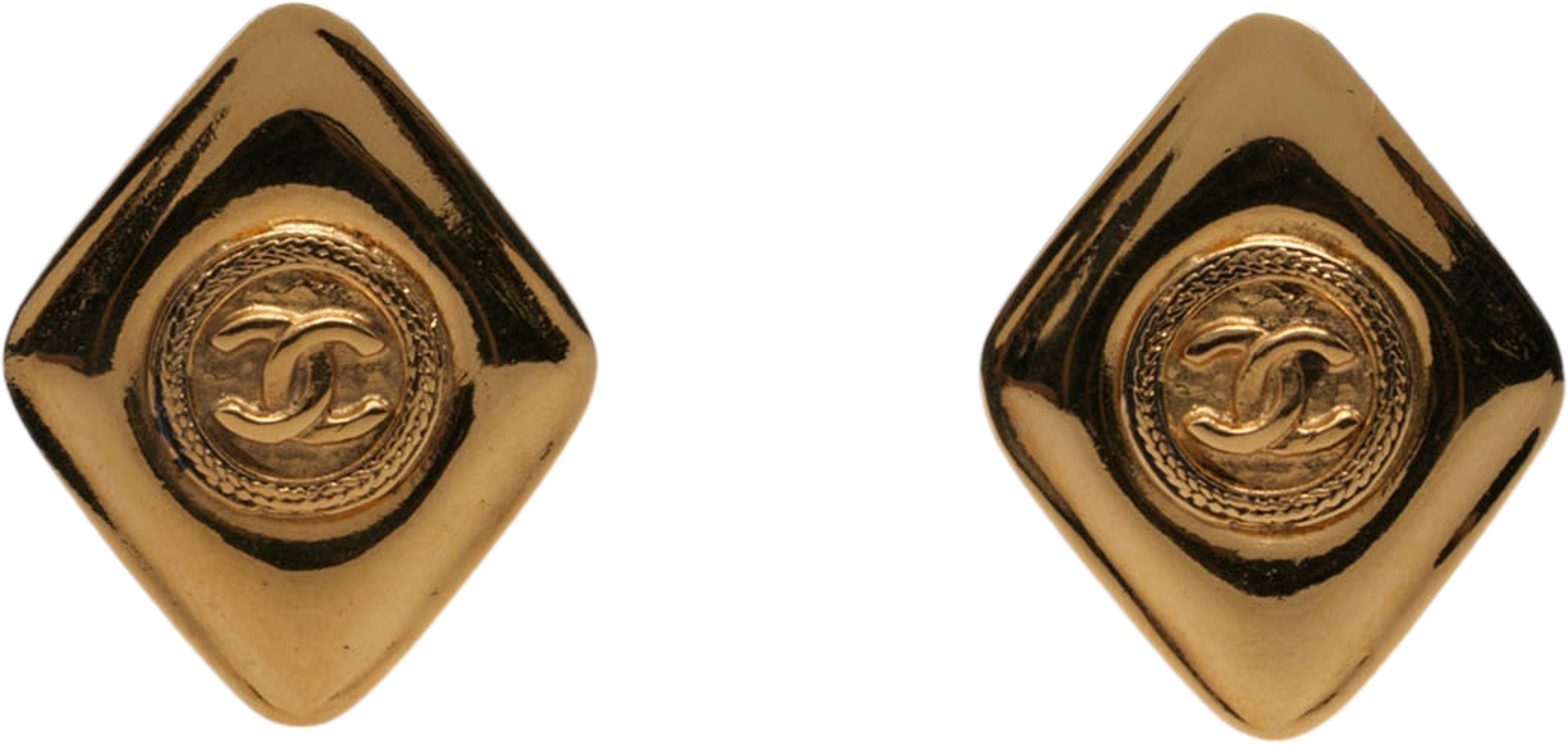 Chanel Cc Gold Plated Rhombus Clip On Earrings, från Luxclusif, i färgen guld. Klicka för att öppna bilden i stort format