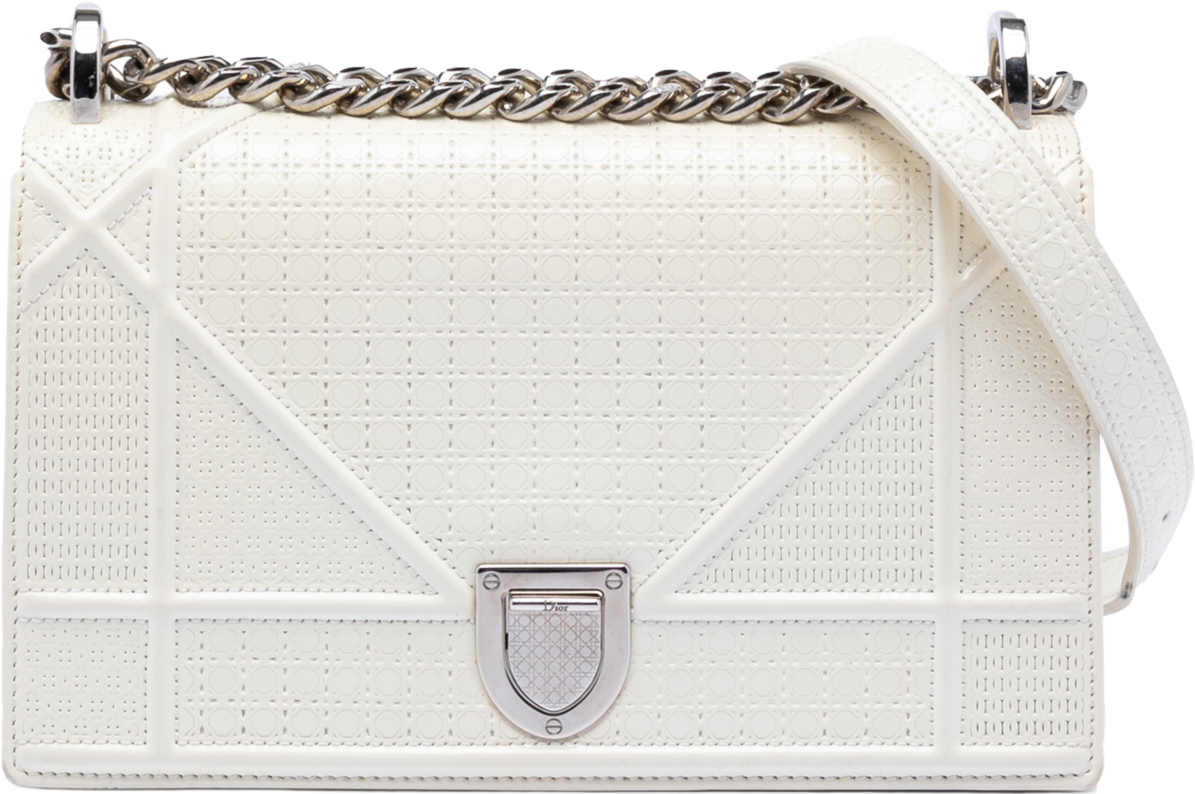 Dior Medium Patent Microcannage Diorama Flap, från Luxclusif, i färgen white. Klicka för att öppna bilden i stort format