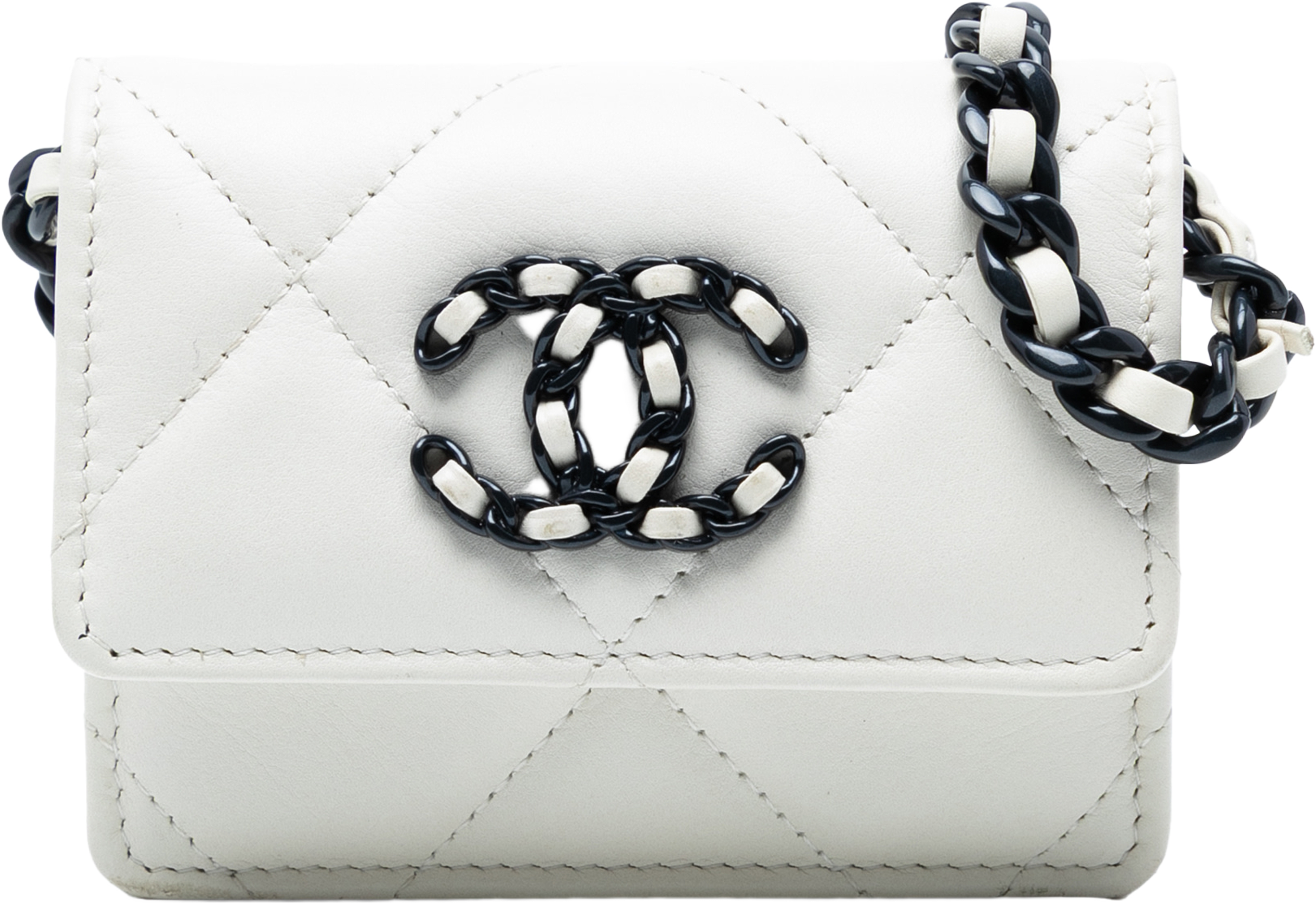 Chanel Lambskin 19 Flap Coin Purse With Chain, från Luxclusif, i färgen white. Klicka för att öppna bilden i stort format