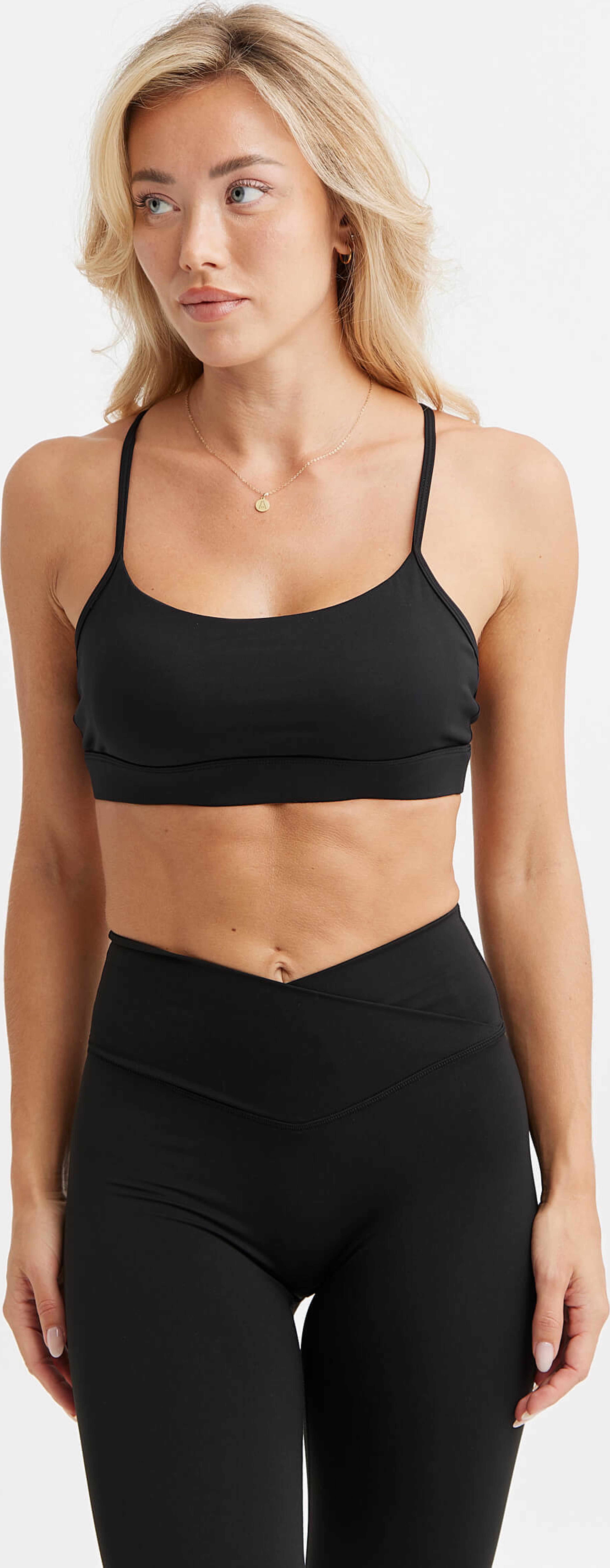 Ultimate Mini Strap Bra, från Drop of Mindfulness, i färgen black. Klicka för att öppna bilden i stort format