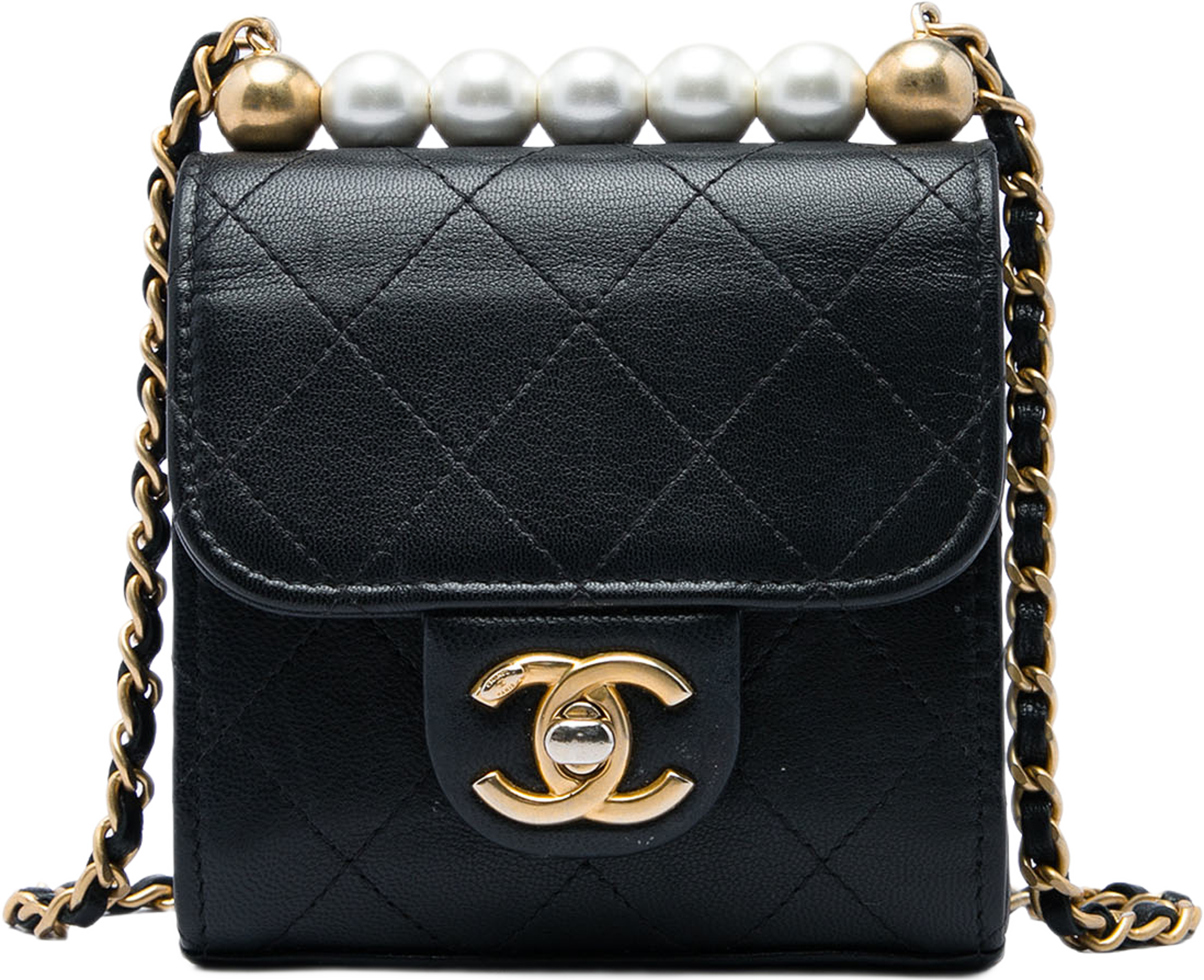 Chanel Mini Goatskin Chic Pearls Clutch On Chain, från Luxclusif, i färgen svart. Klicka för att öppna bilden i stort format