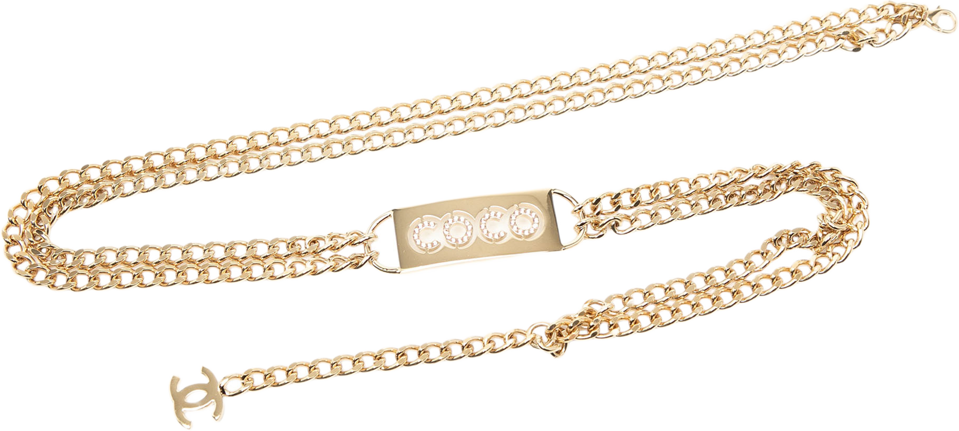 Chanel Gold Plated Strass Coco Plaque Double Chain Belt, från Luxclusif, i färgen gold. Klicka för att öppna bilden i stort format