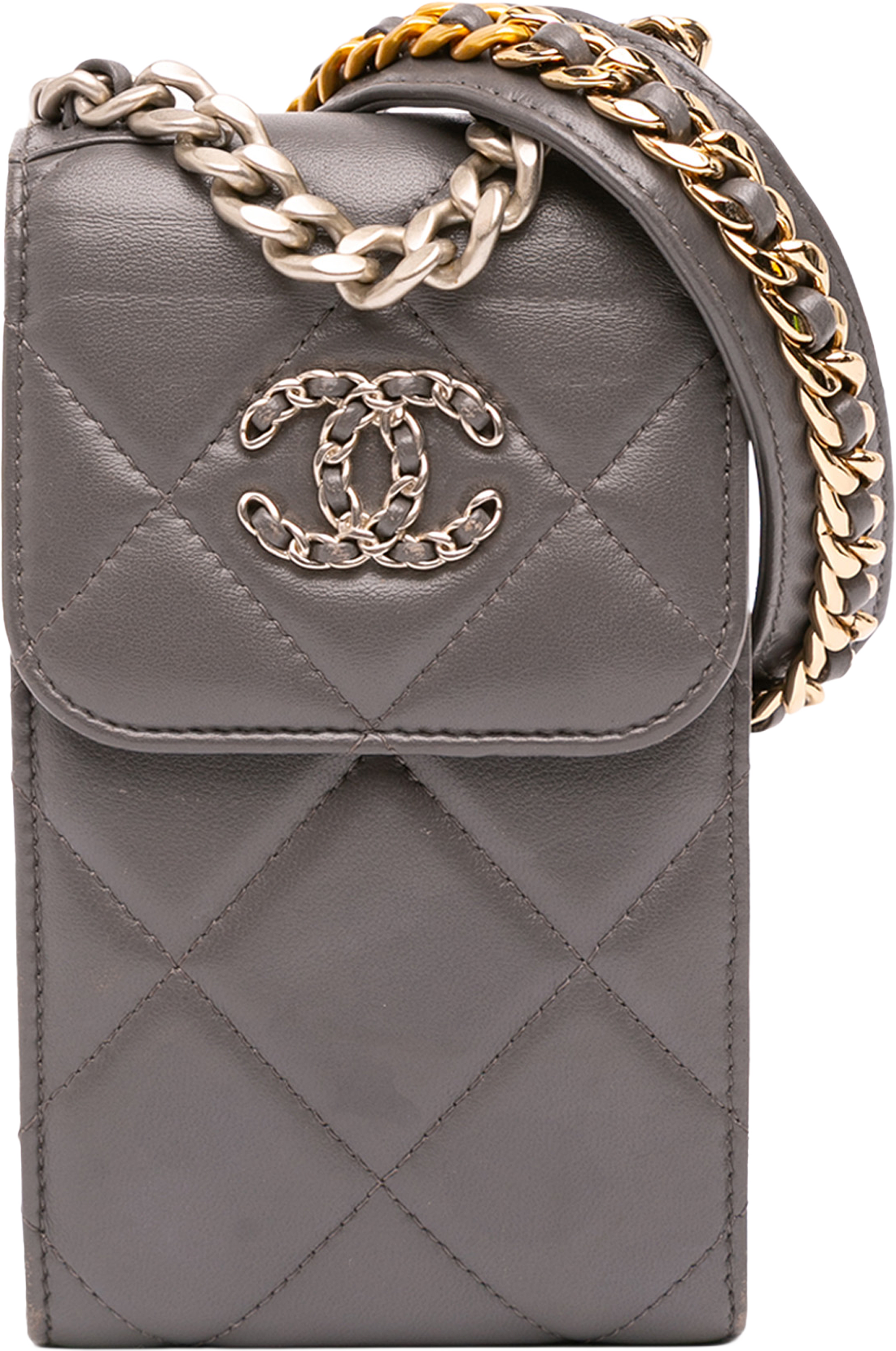 Chanel Lambskin 19 Phone Holder With Chain, från Luxclusif, i färgen gray. Klicka för att öppna bilden i stort format