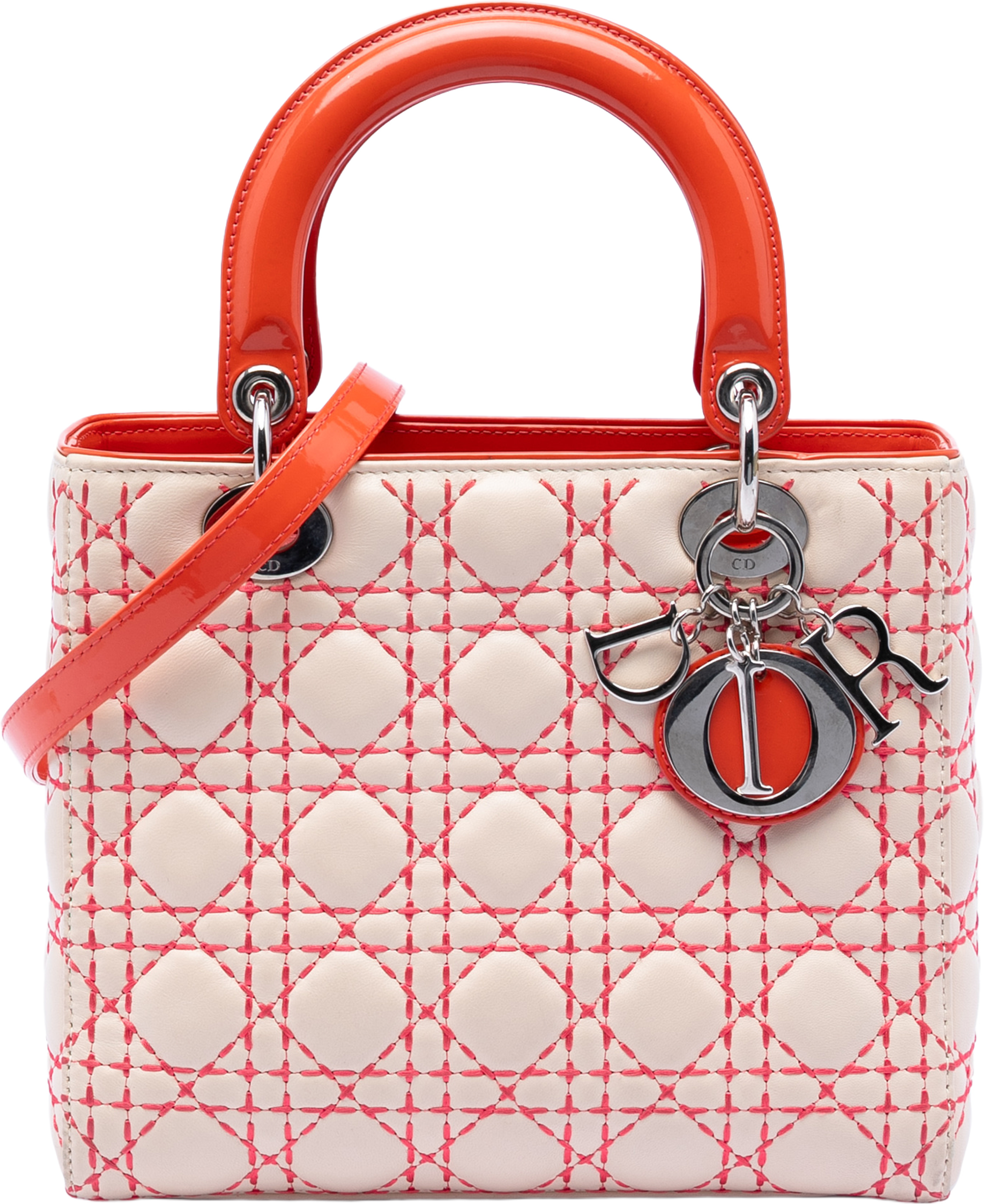 Dior Medium Lambskin Cannage Stitched Lady Dior, från Luxclusif, i färgen beige. Klicka för att öppna bilden i stort format