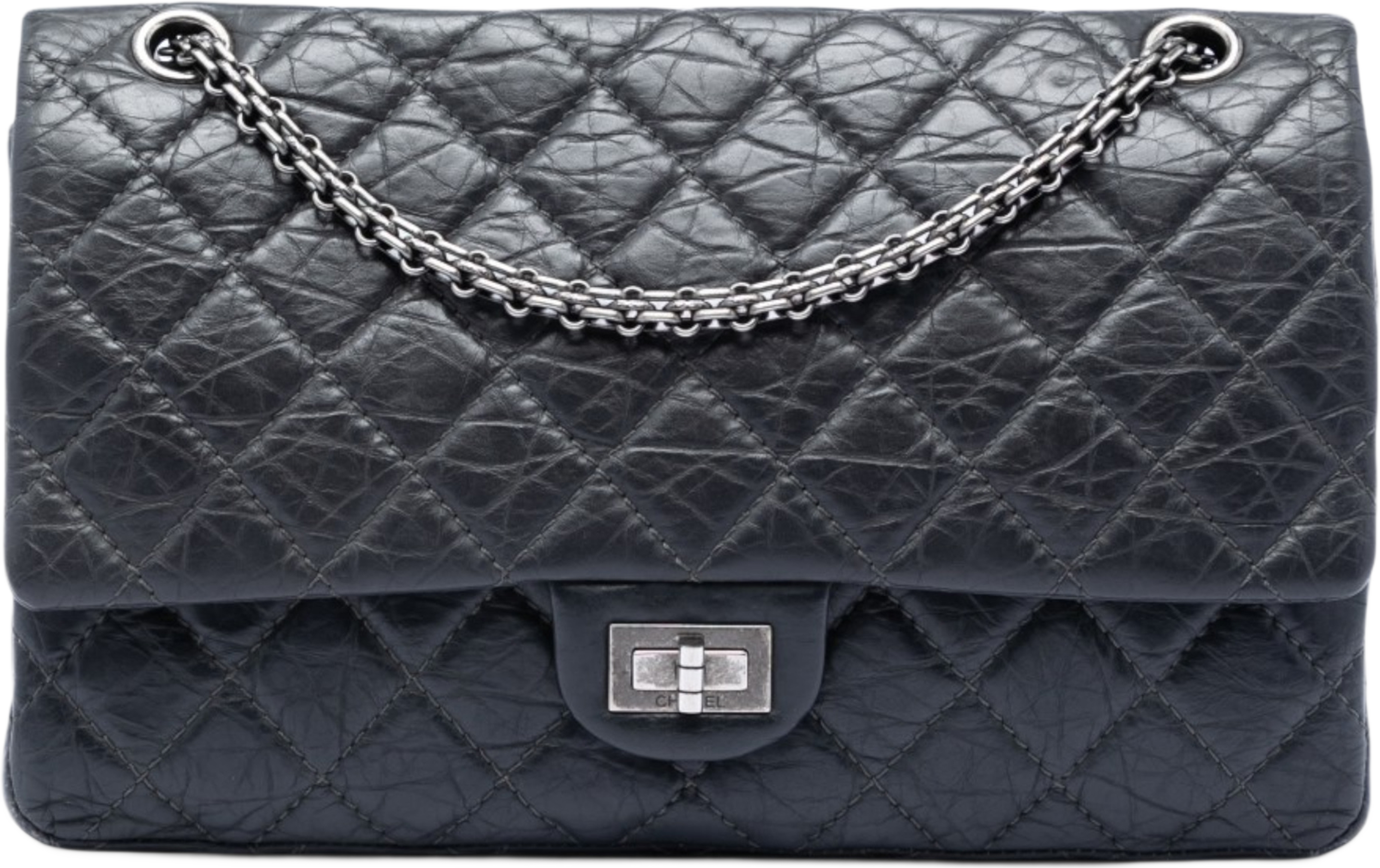 Chanel Quilted Aged Calfskin Reissue 2.55 Double Flap 226, från Luxclusif, i färgen grå. Klicka för att öppna bilden i stort format