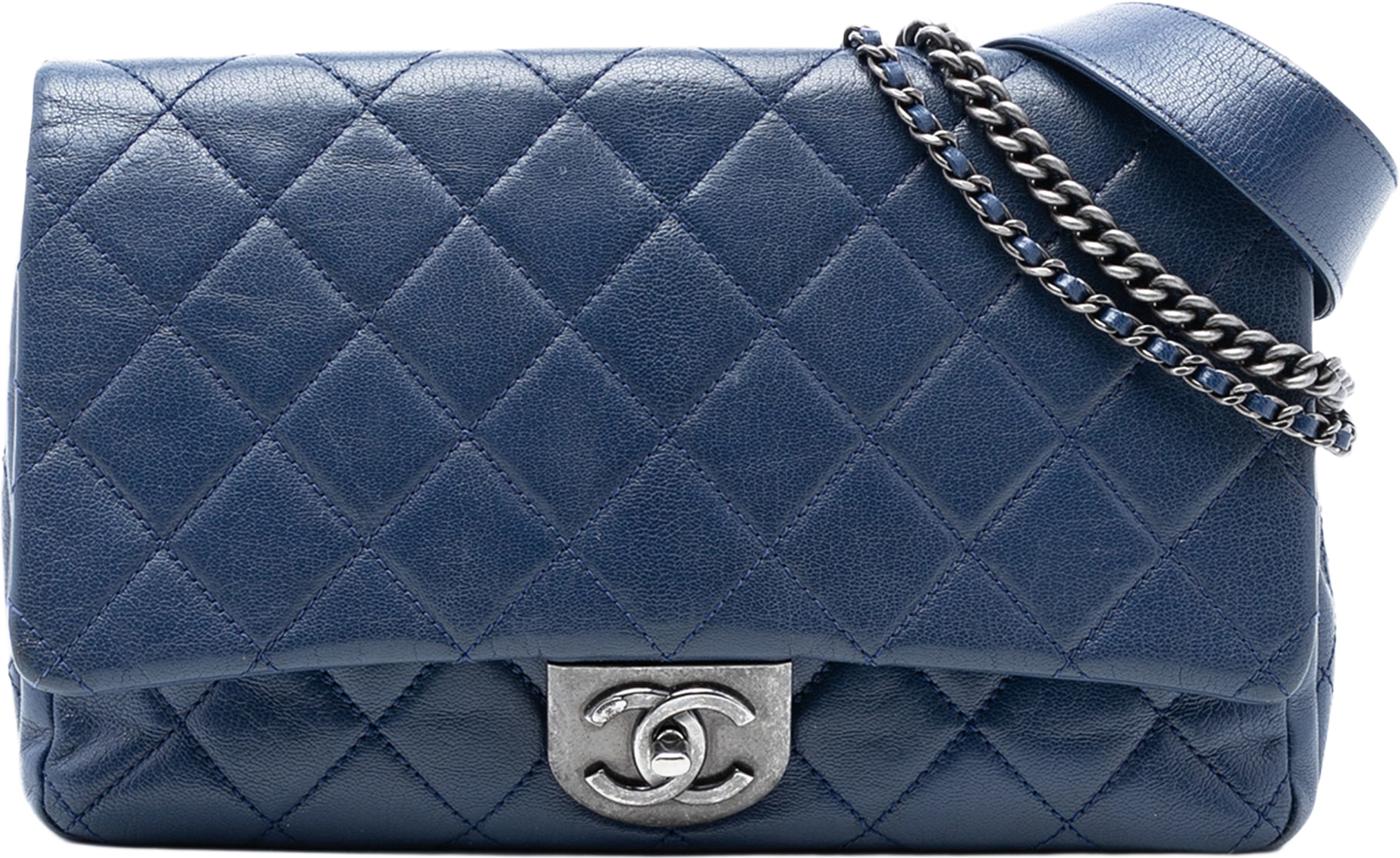 Chanel Large Quilted Goatskin Double Carry Waist Chain Flap, från Luxclusif, i färgen dark blue. Klicka för att öppna bilden i stort format