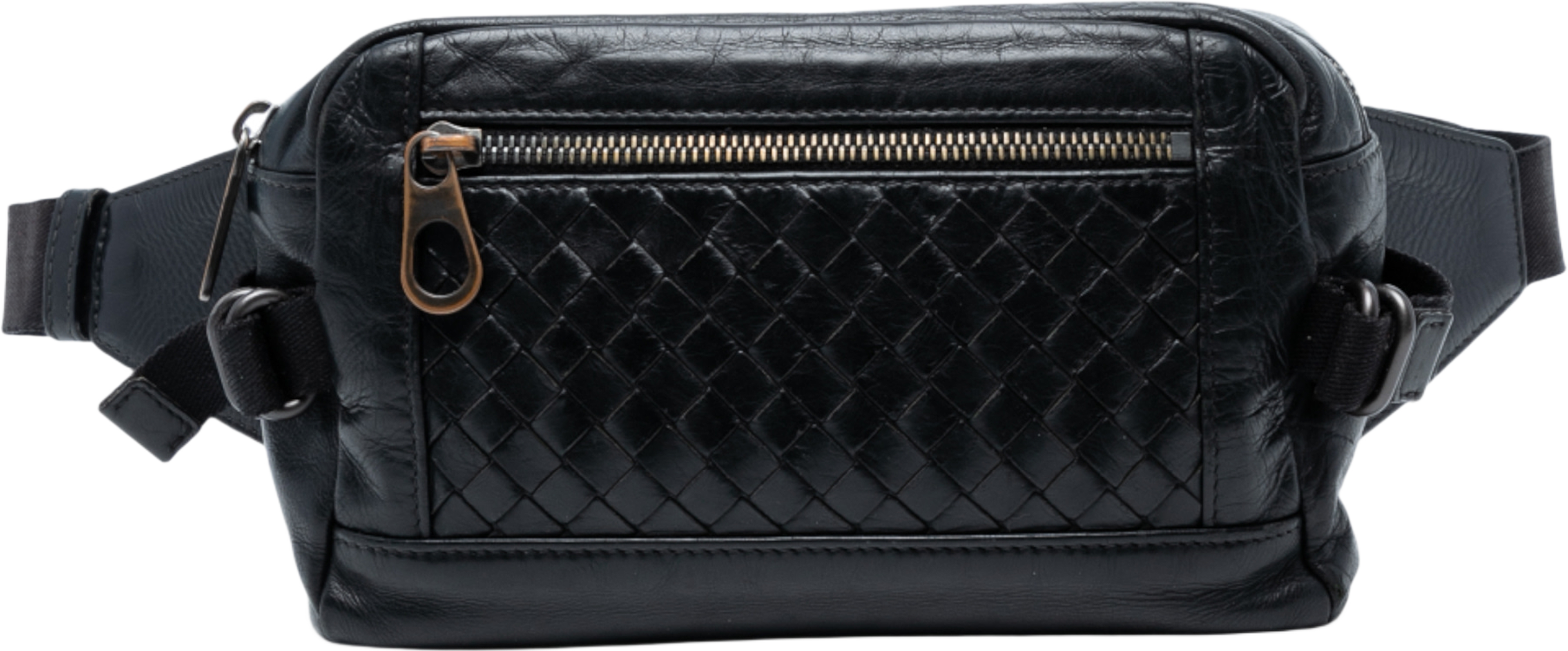 Bottega Veneta Nappa Intrecciato Belt Bag, från Luxclusif, i färgen black. Klicka för att öppna bilden i stort format