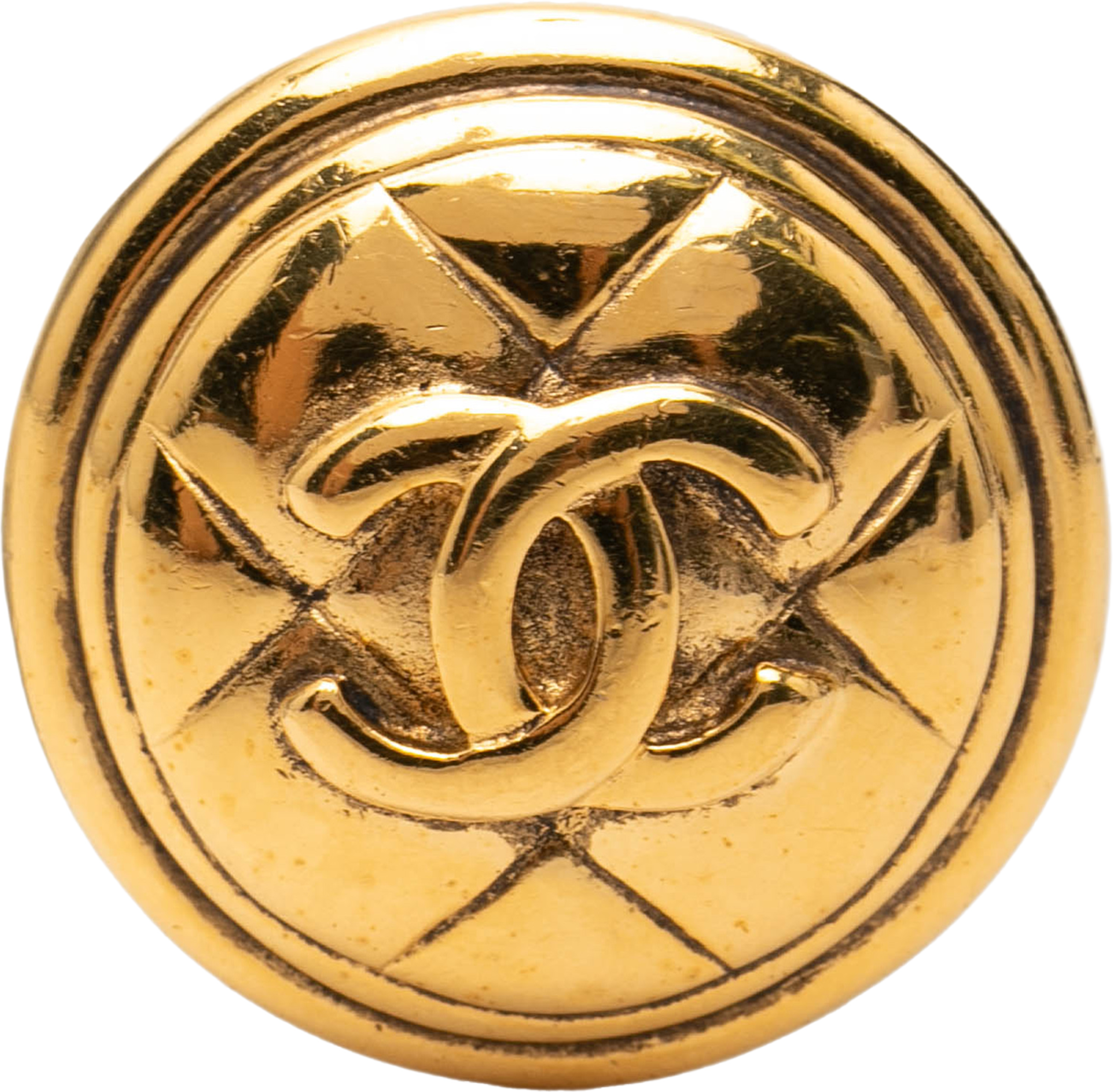 Chanel Cc Gold Plated Quilted Round Brooch, från Luxclusif, i färgen gold. Klicka för att öppna bilden i stort format