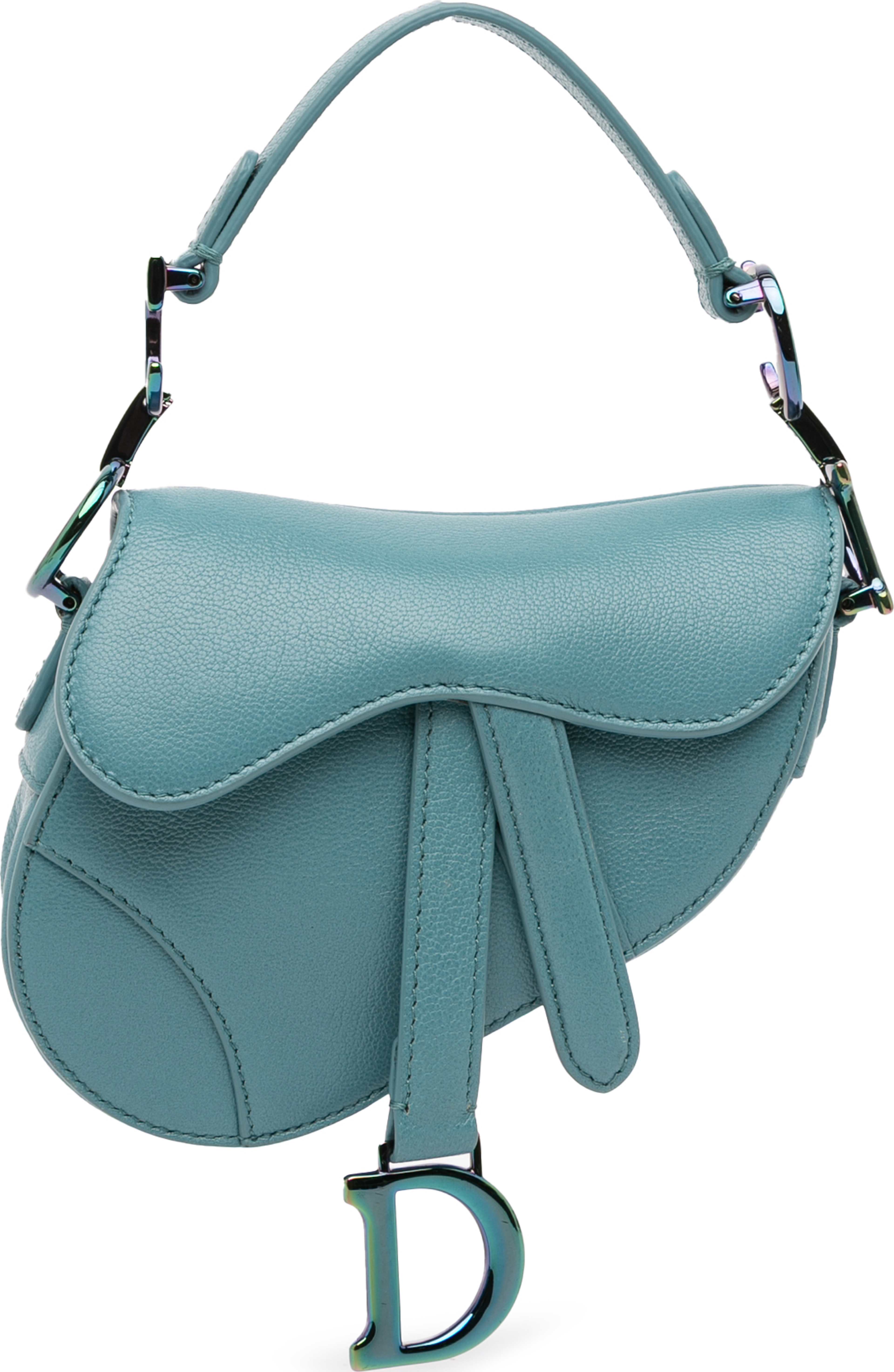 Dior Micro Goatskin Saddle Bag, från Luxclusif, i färgen light blue. Klicka för att öppna bilden i stort format