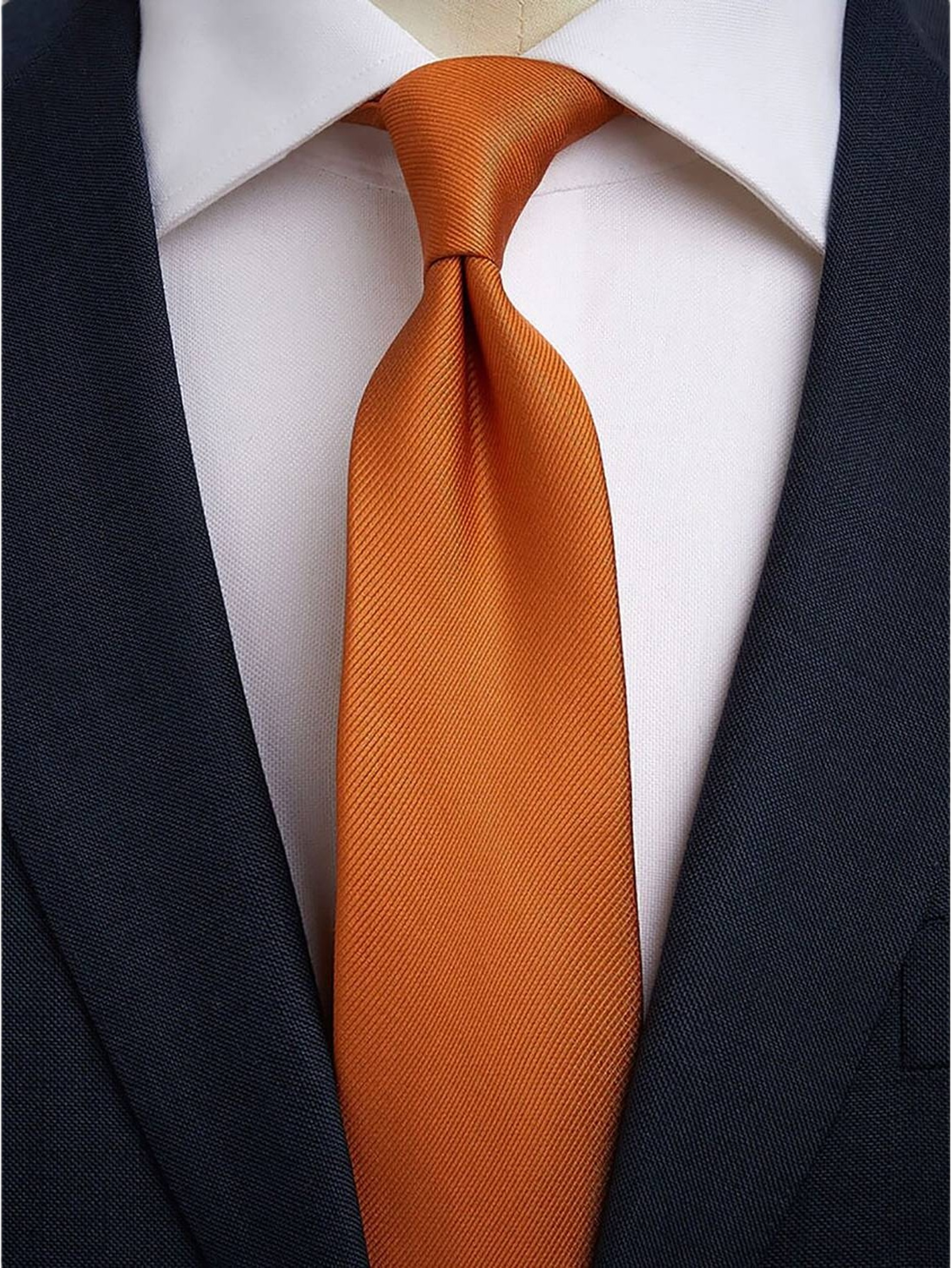 Tie Plain