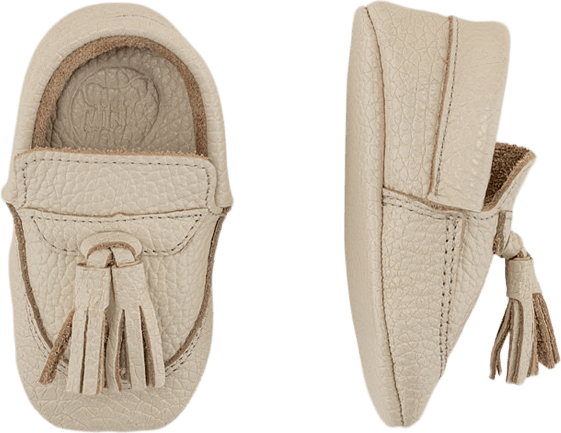 Larry Barefoot, från Minimoca, i färgen beige.