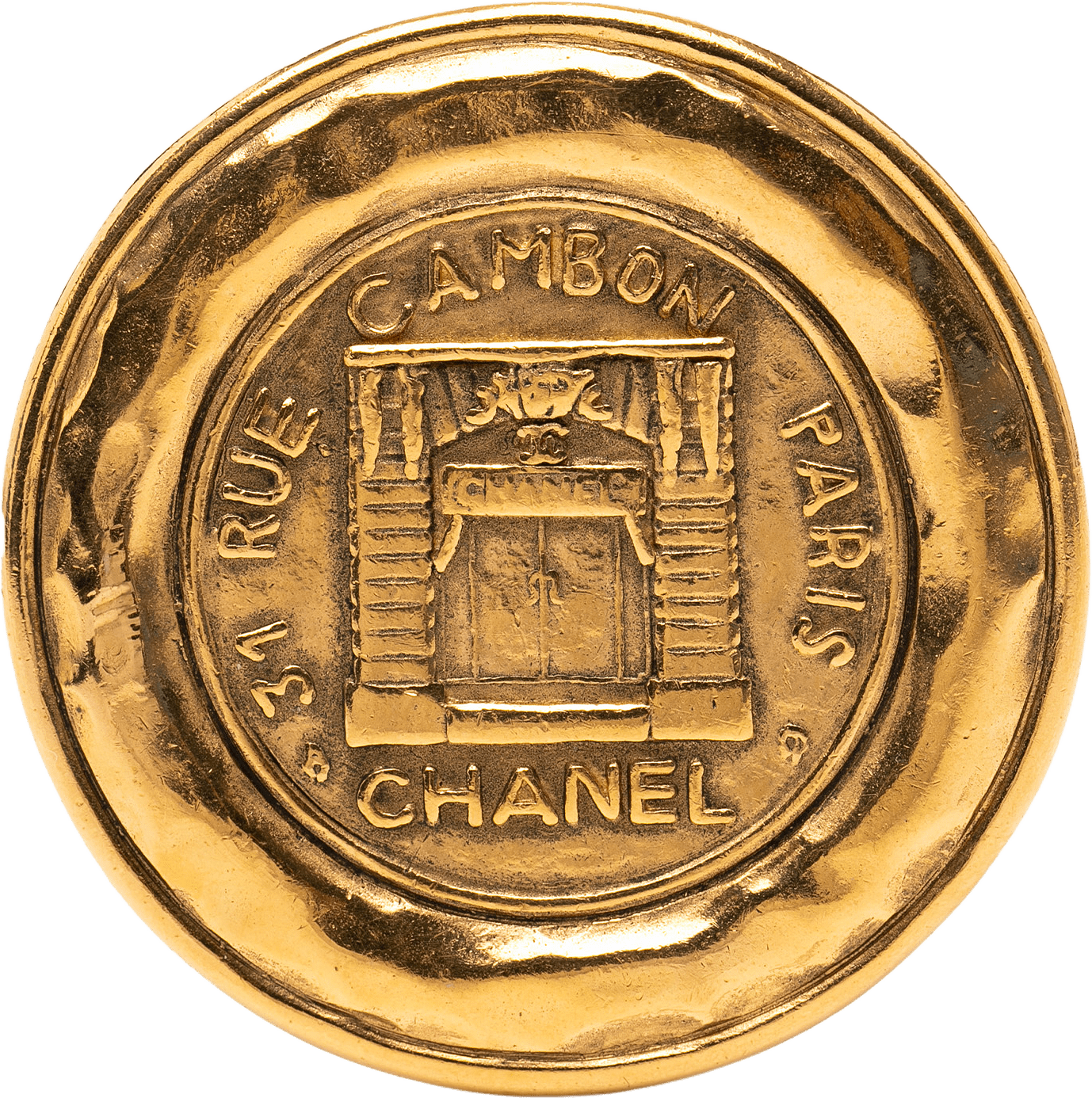 Chanel Gold Plated 31 Rue Cambon Round Brooch, från Luxclusif, i färgen gold.