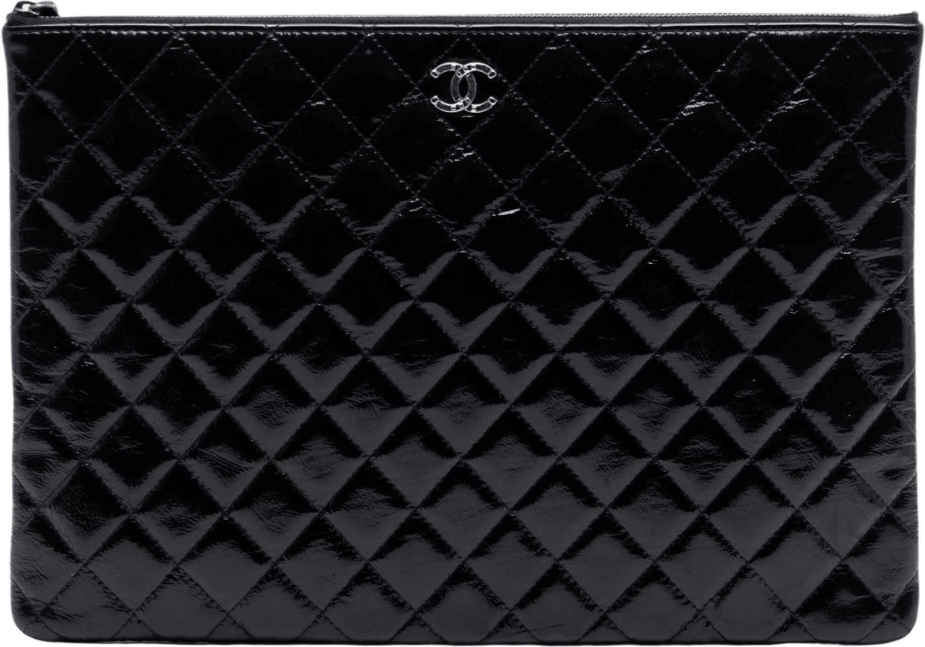 Chanel Large Quilted Patent O Case Clutch, från Luxclusif, i färgen black.