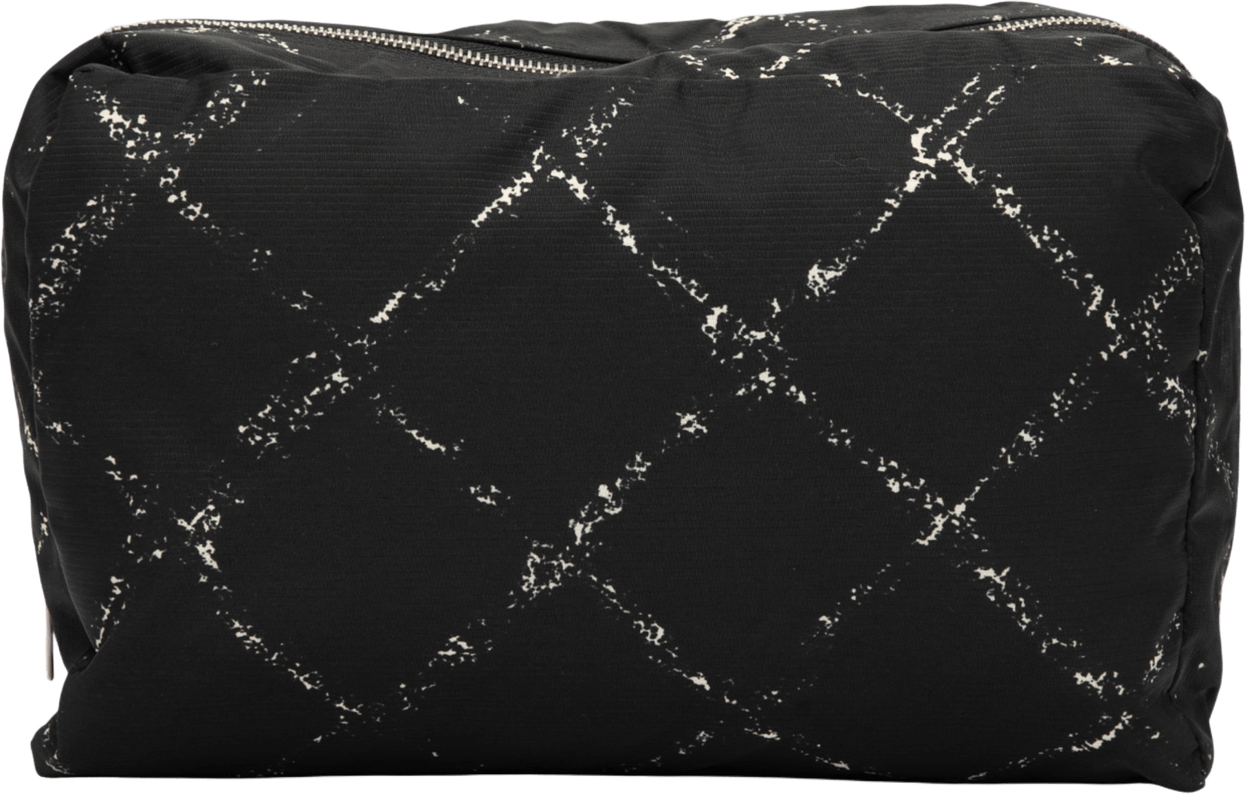 Chanel Old Travel Line Nylon Pouch, från Luxclusif, i färgen black.