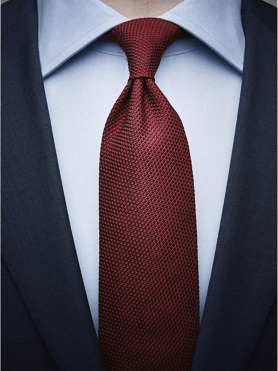 Grenadine Tie, från John Henric, i färgen burgundy.