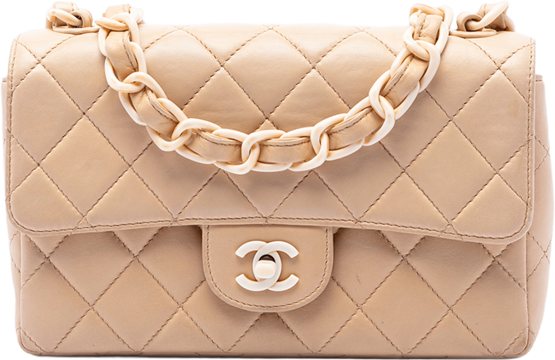 Chanel Cc Quilted Lambskin Resin Chain Single Flap, från Luxclusif, i färgen beige.