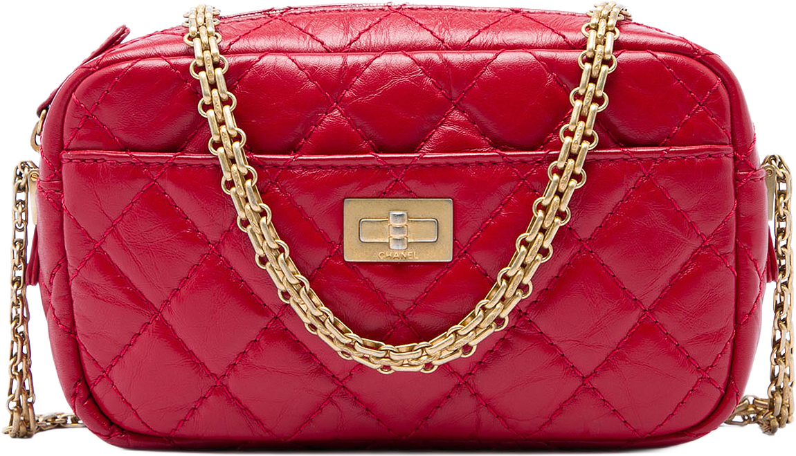 Chanel Mini Quilted Aged Calfskin Reissue Camera Bag, från Luxclusif, i färgen röd.