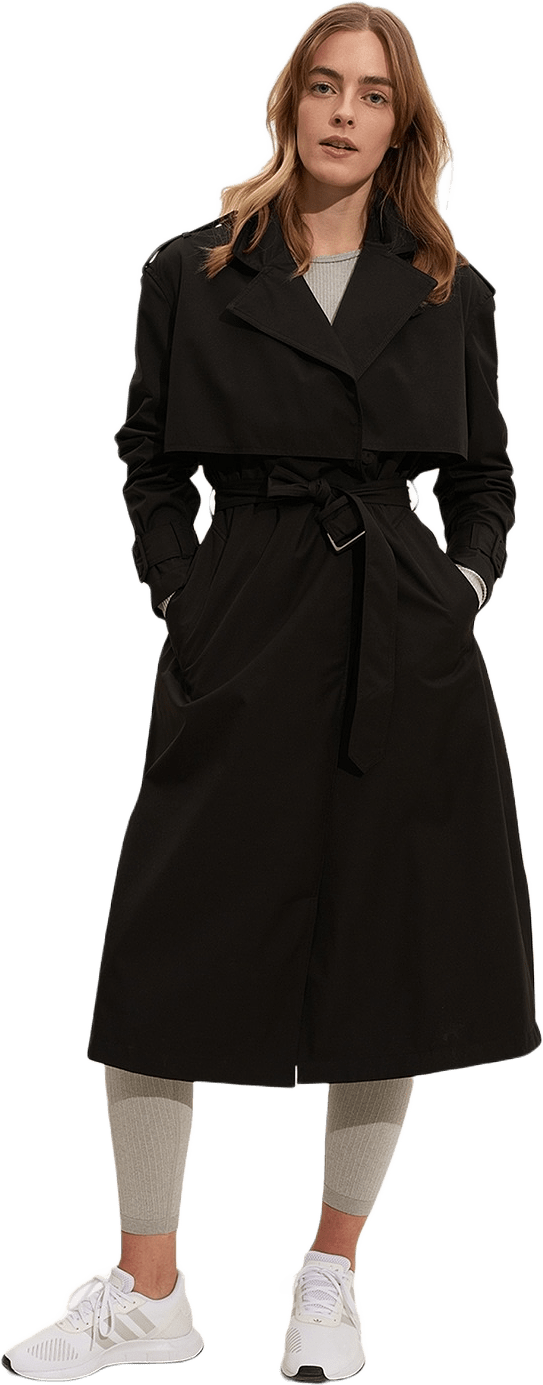 Black Recycled Tech Trench Coat, från aim'n, i färgen black.