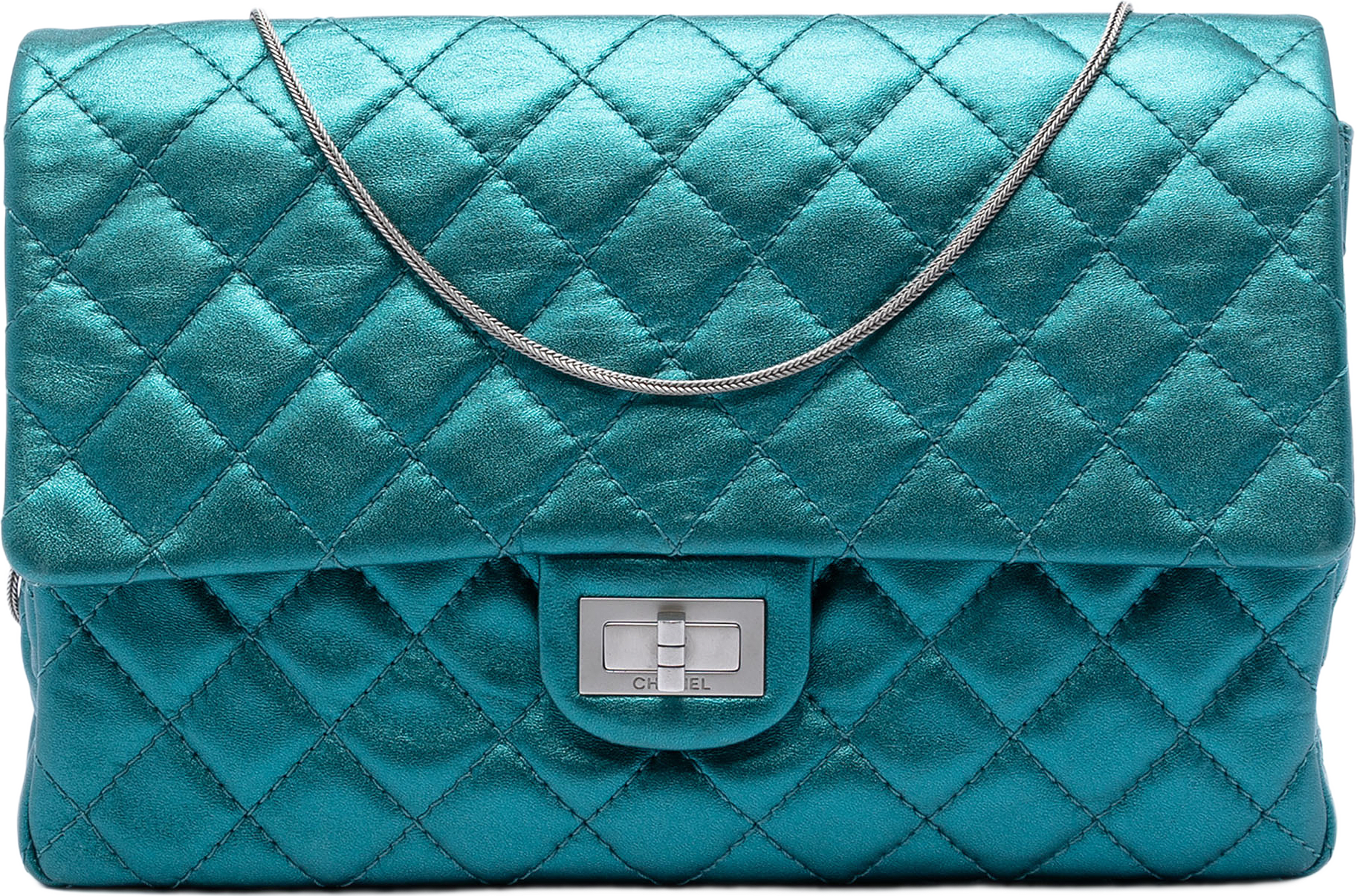Chanel Quilted Metallic Calfskin Reissue 2.55 Flap 226, från Luxclusif, i färgen turquoise.