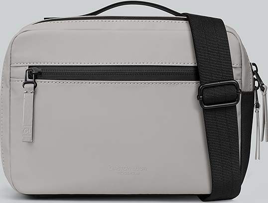 Däsh Box Bag, från Gaston Luga, i färgen taupe.