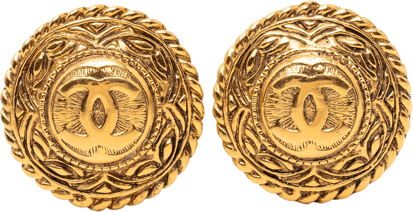 Chanel Gold Plated Cc Round Clip On Earrings, från Luxclusif, i färgen gold.