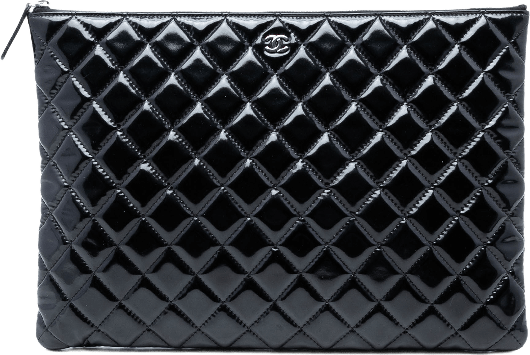 Chanel Large Quilted Patent O Case Clutch, från Luxclusif, i färgen svart.