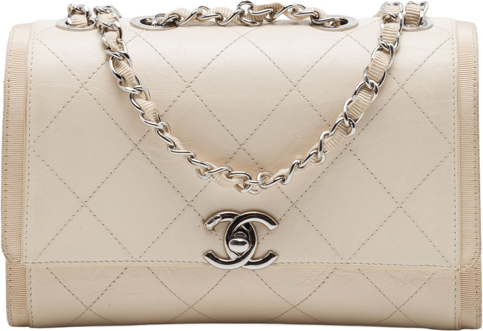 Chanel Cc Quilted Crumpled Calfskin And Grosgrain Flap, från Luxclusif, i färgen brun.