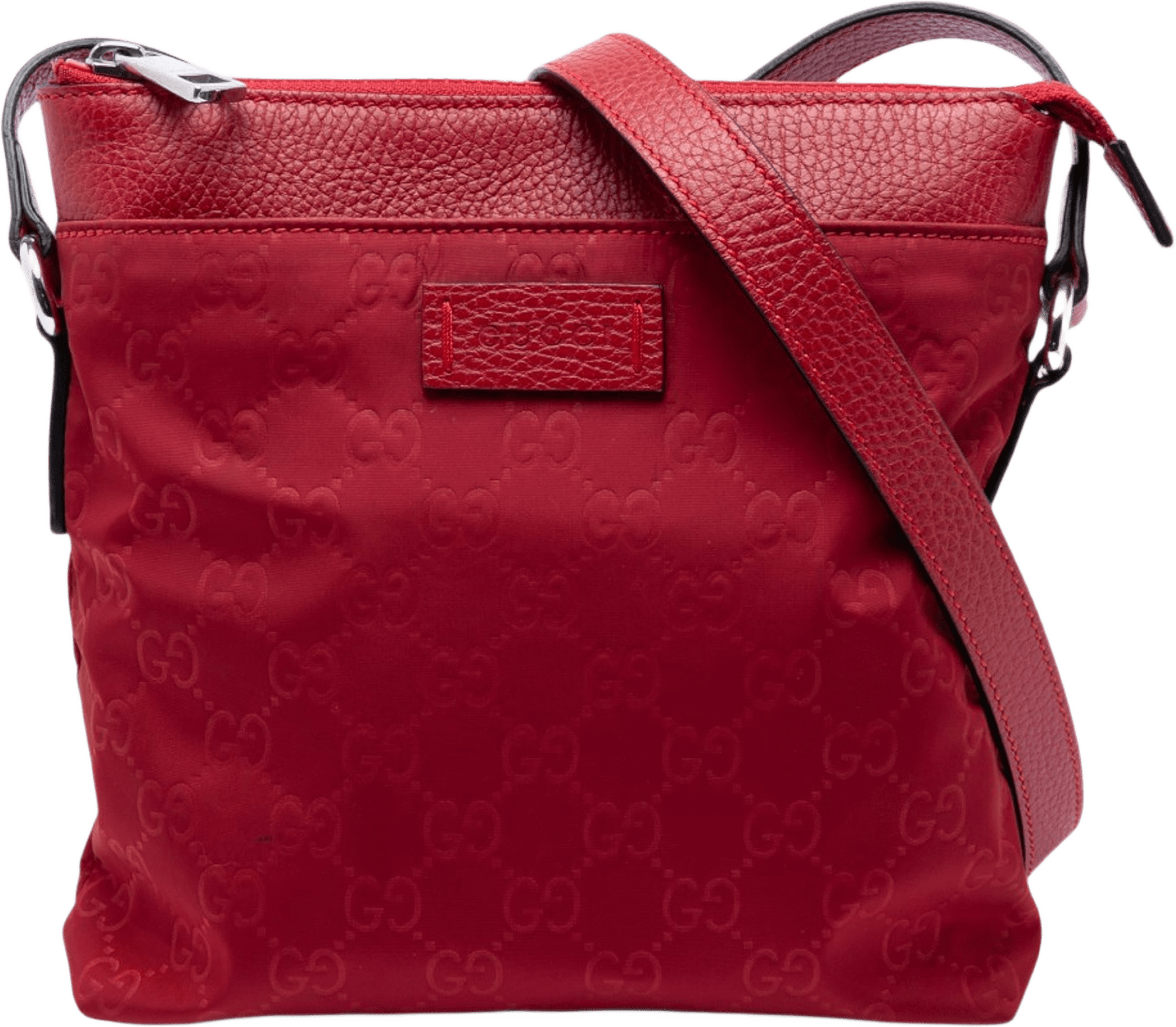 Gucci Gg Nylon Crossbody, från Luxclusif, i färgen red.