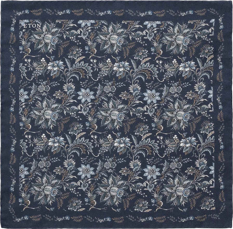 Näsduk Med Blommönster, från Eton, i färgen navy blue.