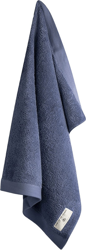 Handduk Spirit 50x70cm, från Spirit of the Nomad, i färgen foggy blue.