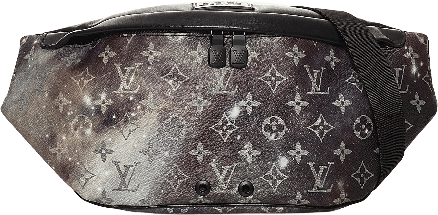 Louis Vuitton Monogram Galaxy Discovery Bumbag, från Luxclusif, i färgen black.
