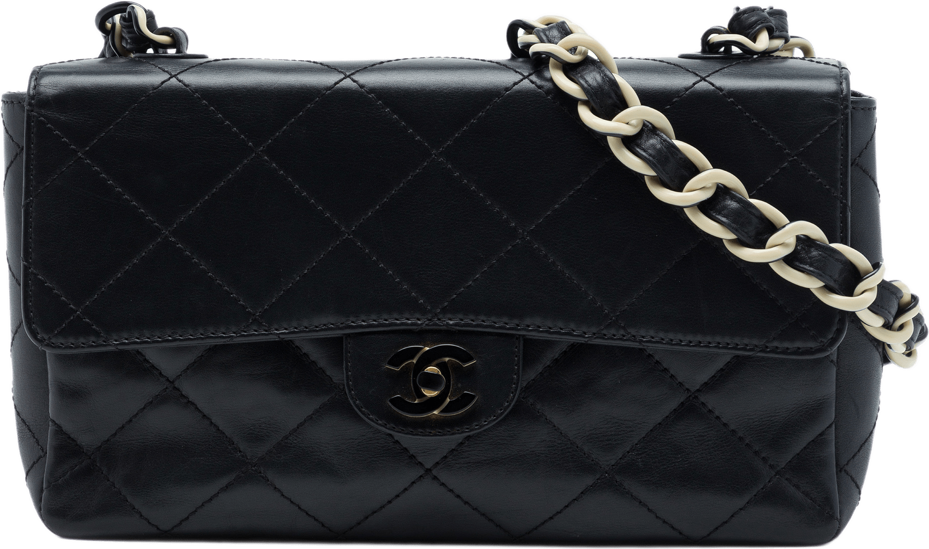 Chanel Medium Quilted Lambskin Resin Chain Single Flap, från Luxclusif, i färgen svart.