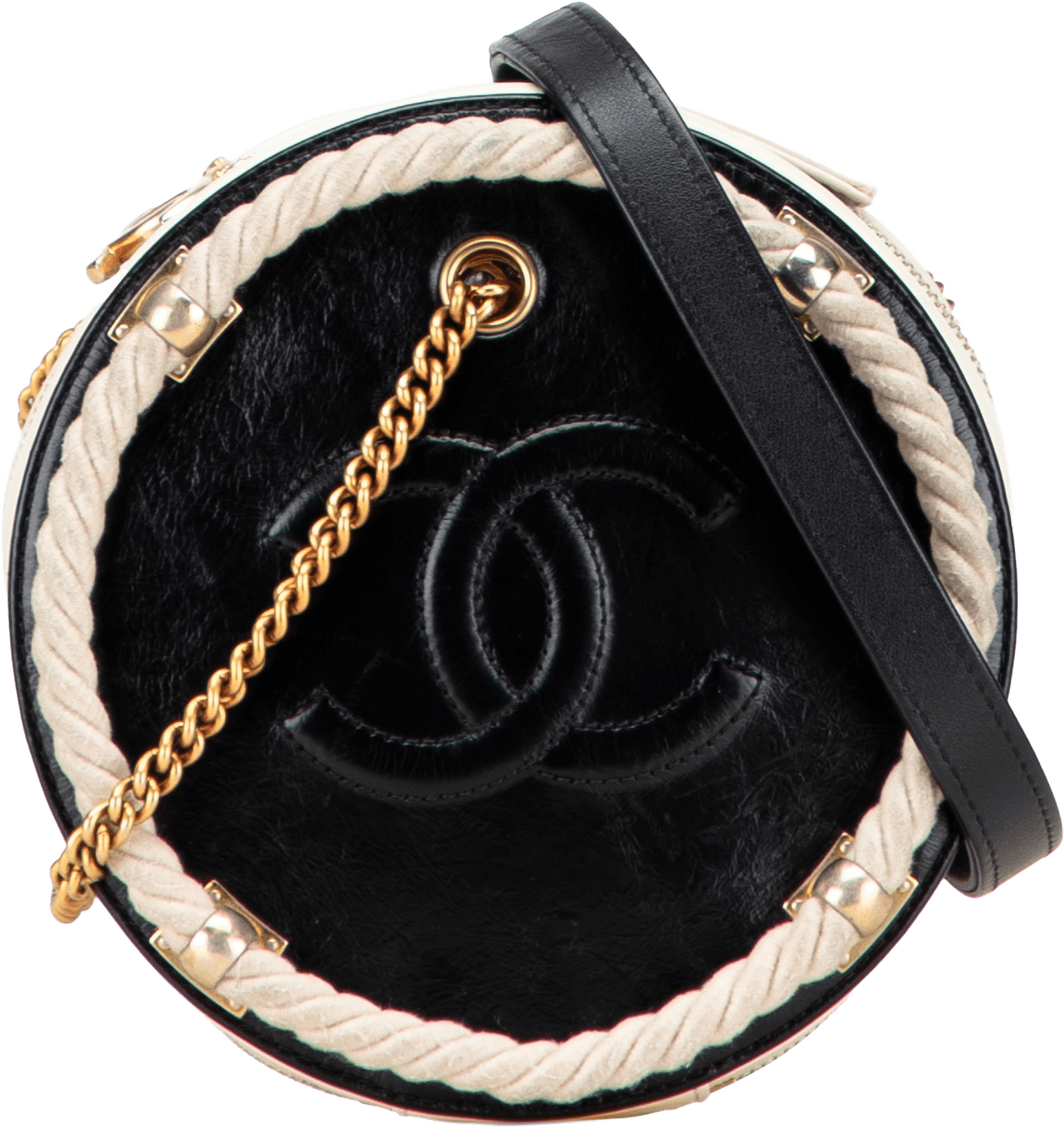 Chanel Crumpled Calfskin En Vogue Round Bag, från Luxclusif, i färgen black.
